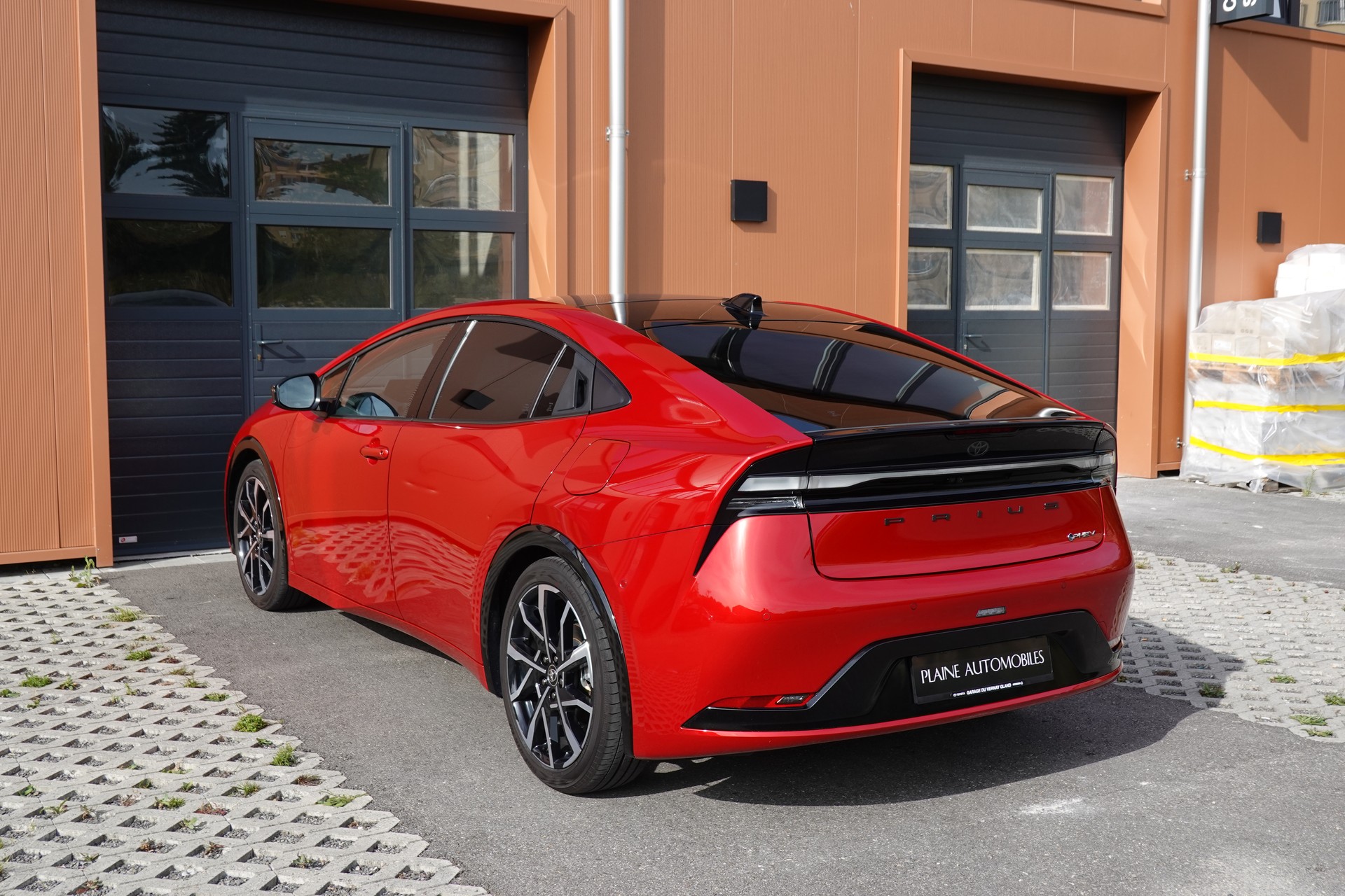 TOYOTA Prius 2,0 VVT-i Plug-in Hybrid Premium "Leasing 2,9% * 8 Roues * Toit solaire * Caméra 360 * Sièges ventilés/chauffants *-image-9