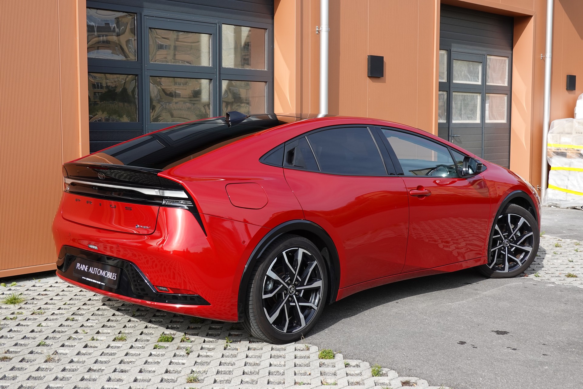 TOYOTA Prius 2,0 VVT-i Plug-in Hybrid Premium "Leasing 2,9% * 8 Roues * Toit solaire * Caméra 360 * Sièges ventilés/chauffants *-image-5