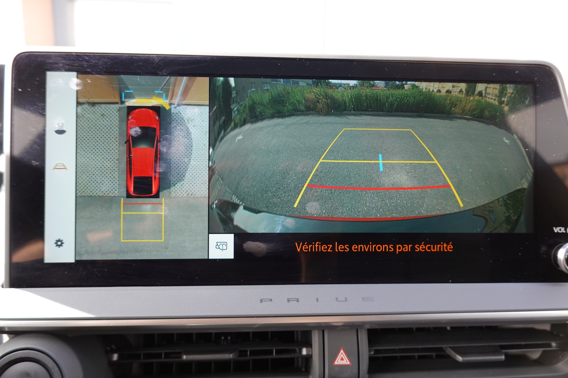 TOYOTA Prius 2,0 VVT-i Plug-in Hybrid Premium "Leasing 2,9% * 8 Roues * Toit solaire * Caméra 360 * Sièges ventilés/chauffants *-image-19