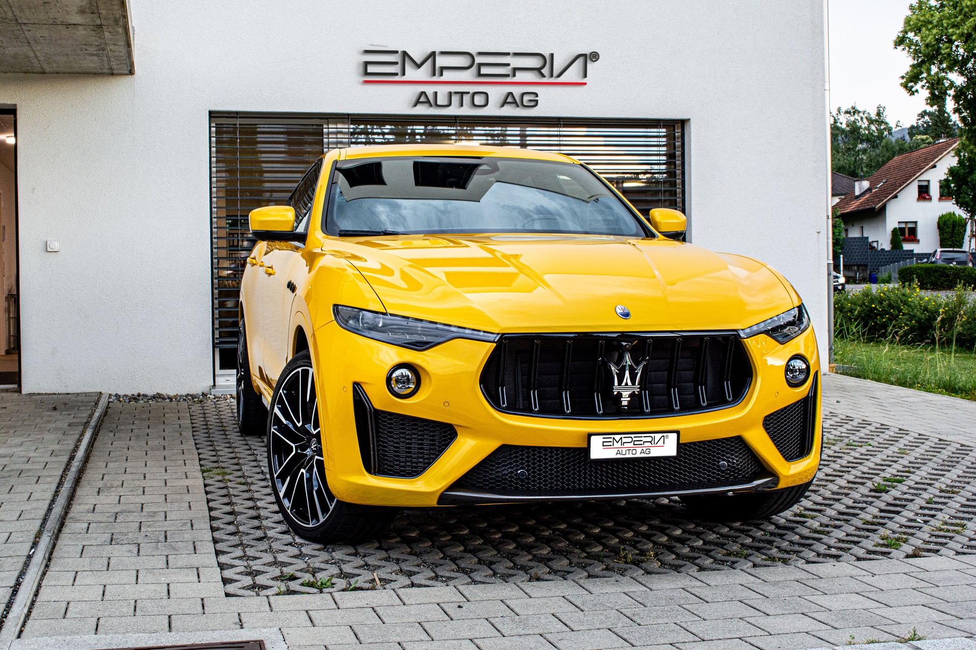 MASERATI Levante 3.8 V8 Trofeo Q4 Launch Edition "1 of 100"-showroom-element-2