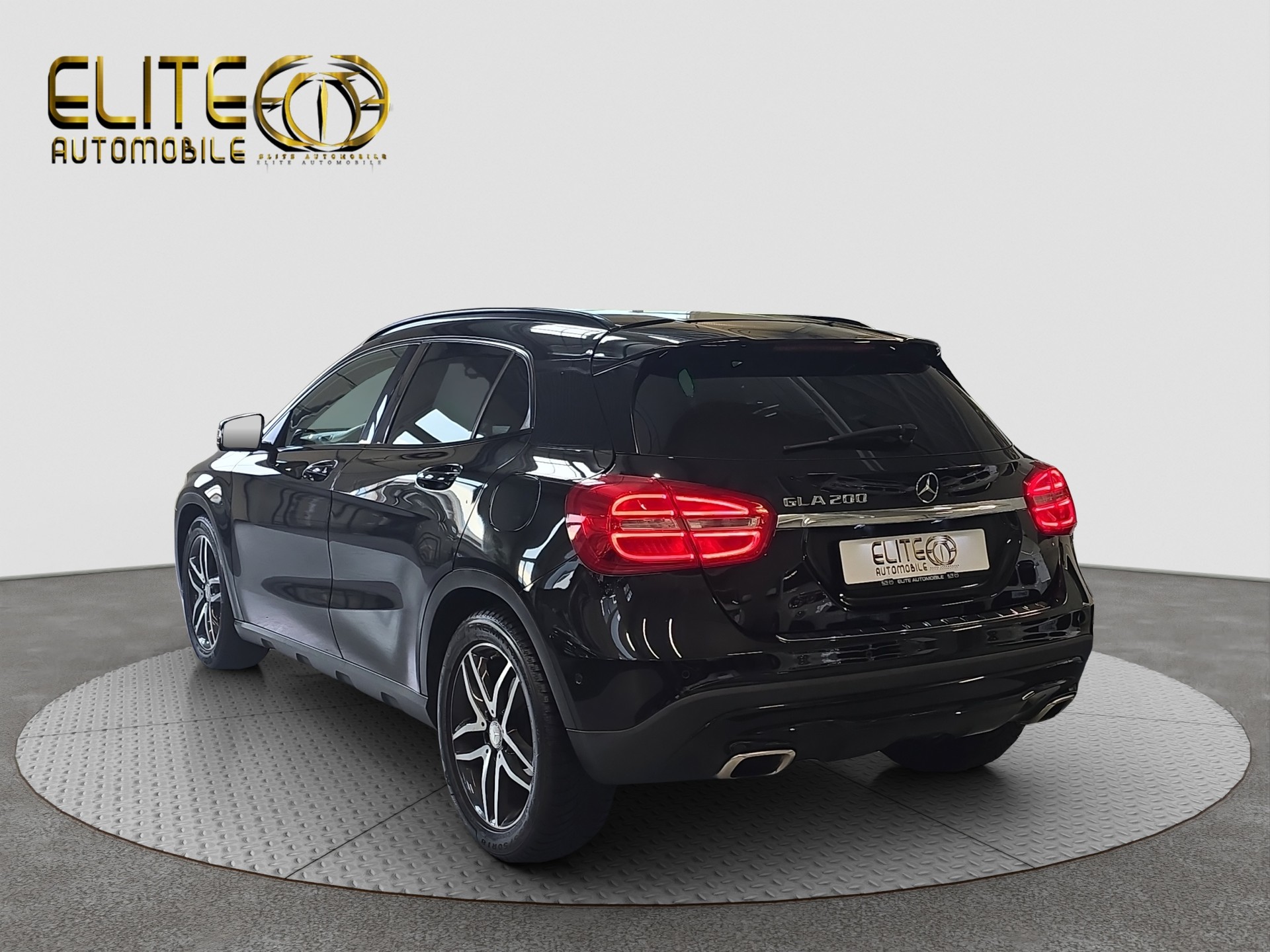 MERCEDES-BENZ GLA 200 Night Star 7G-DCT-image-5