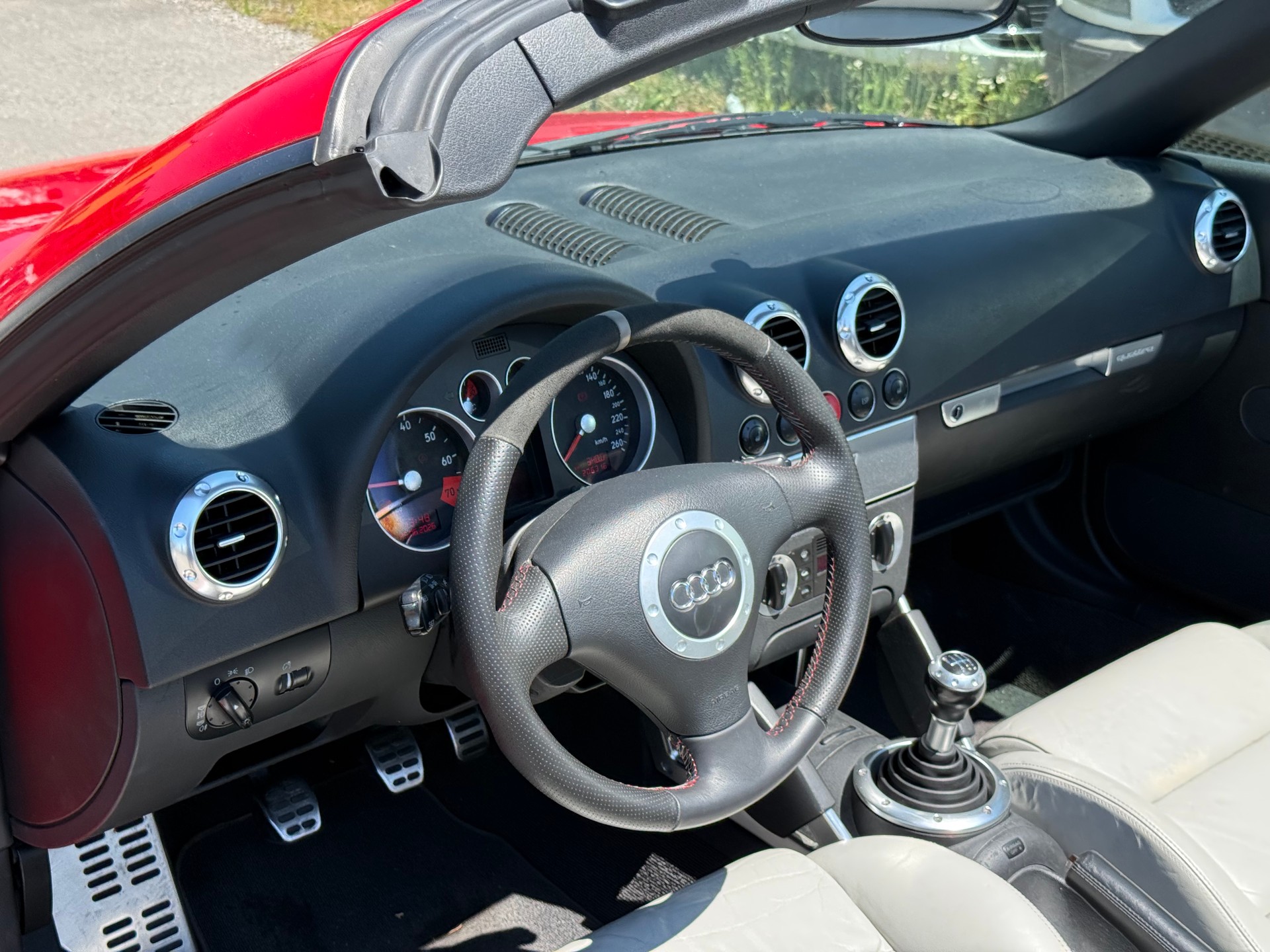 AUDI TT Roadster 1.8 T quattro-image-6