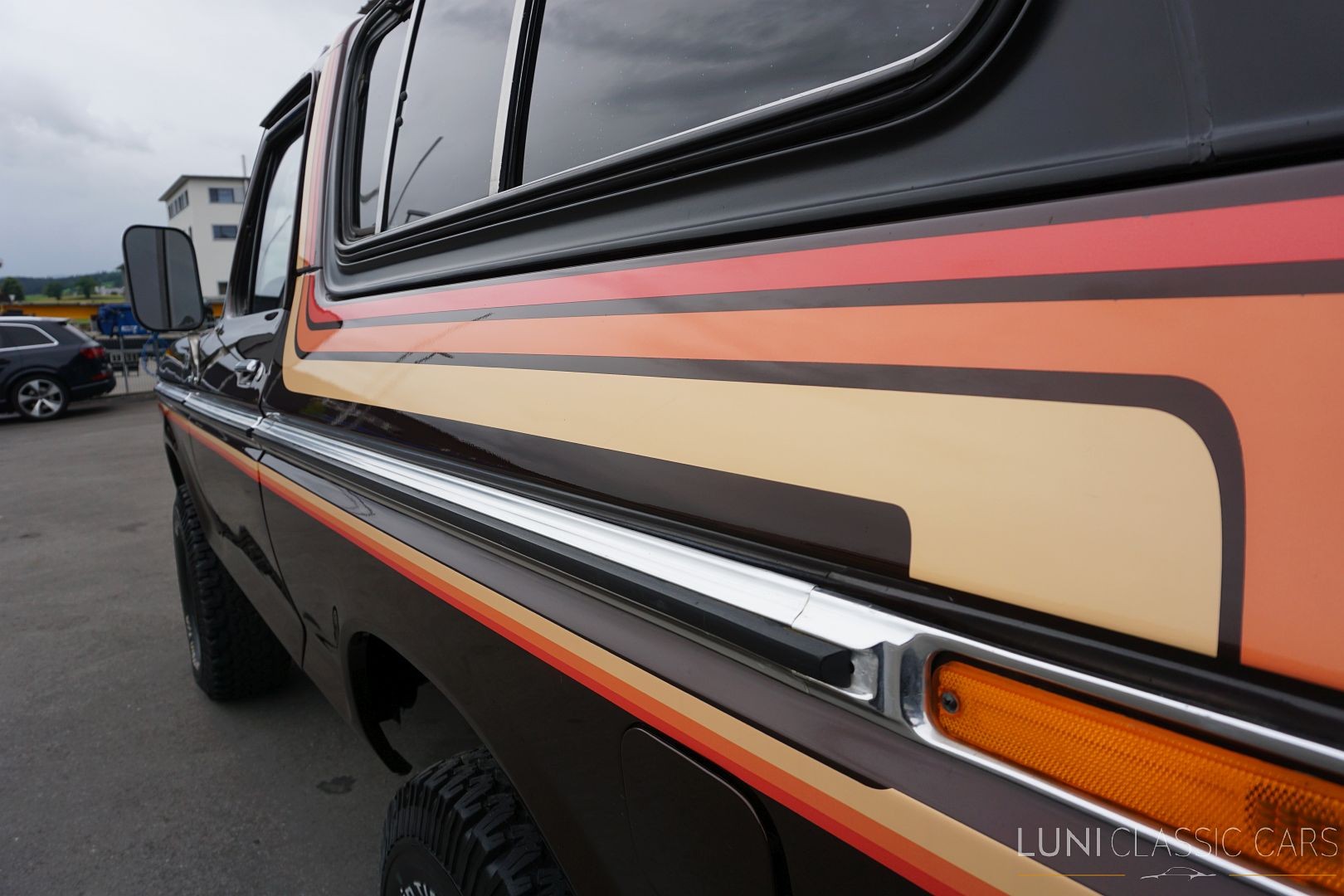 FORD Bronco-image-12