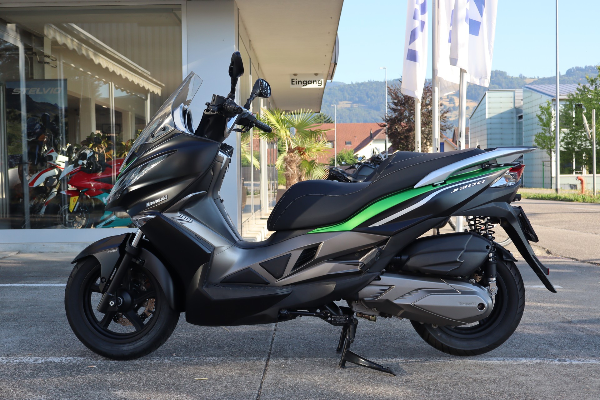 KAWASAKI J 300 ABS-image-3