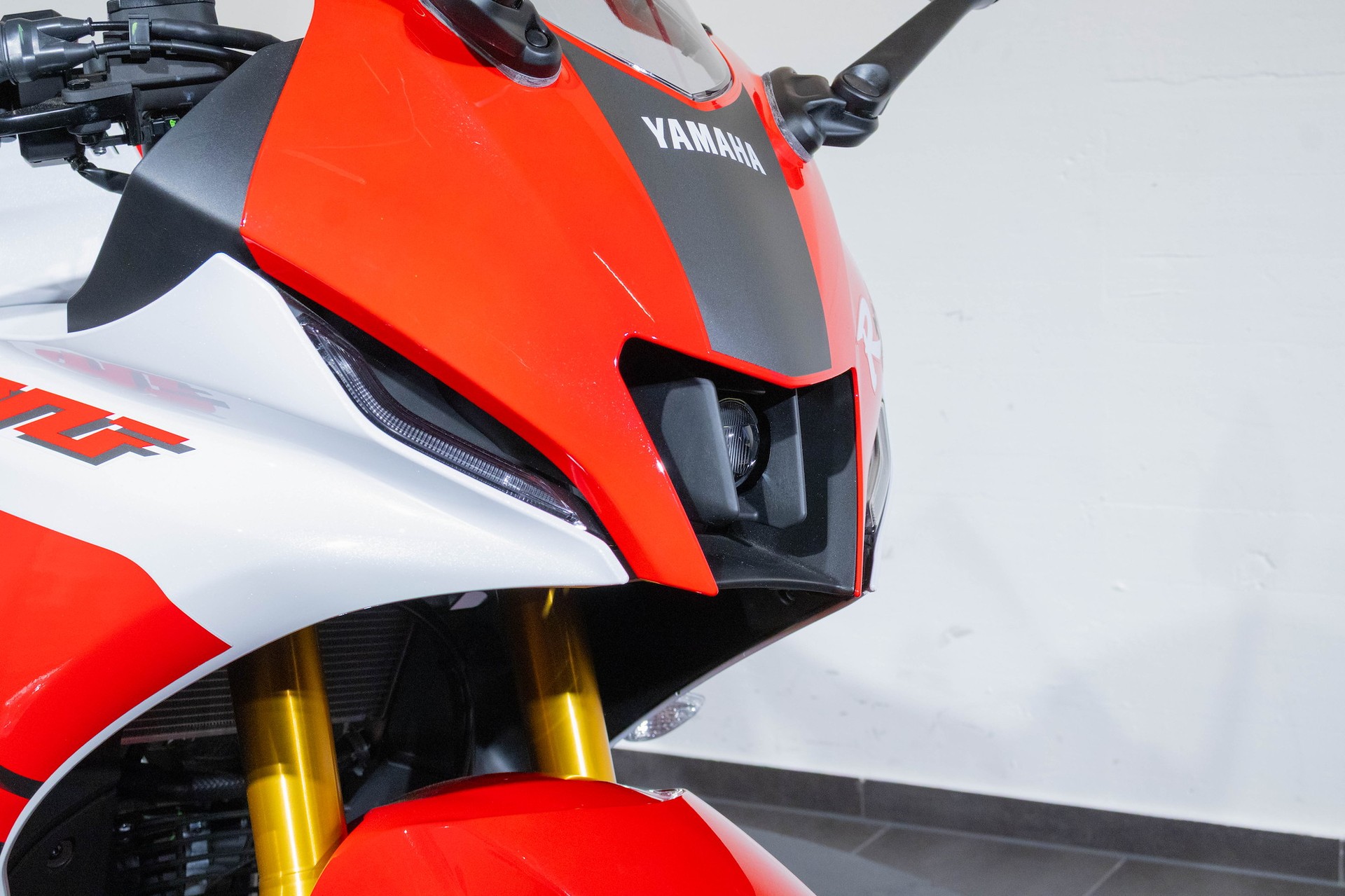 YAMAHA R125 70th Anniversary-image-10