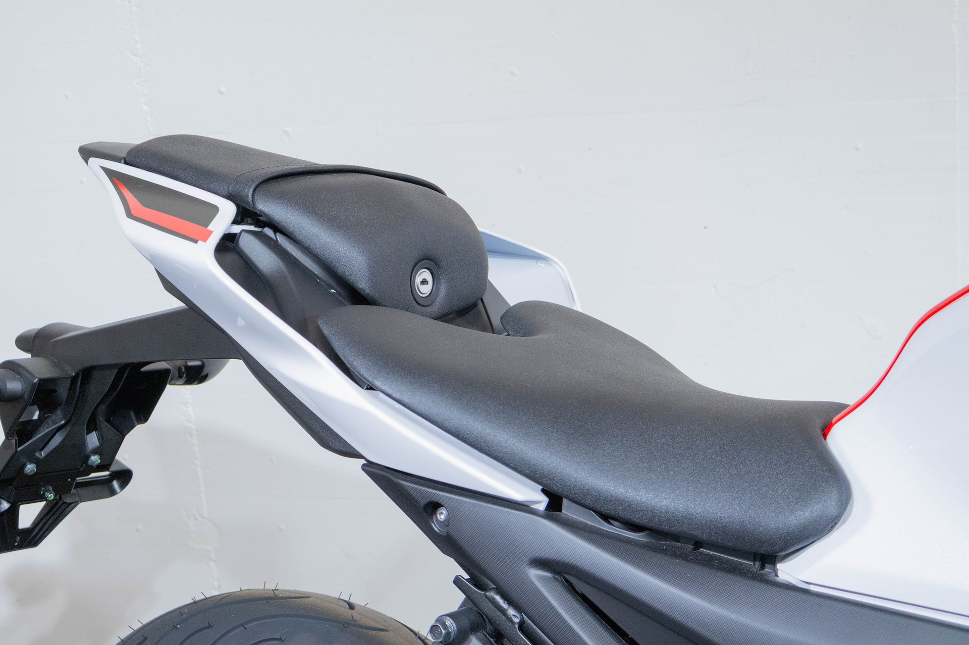 YAMAHA R125 70th Anniversary-image-13