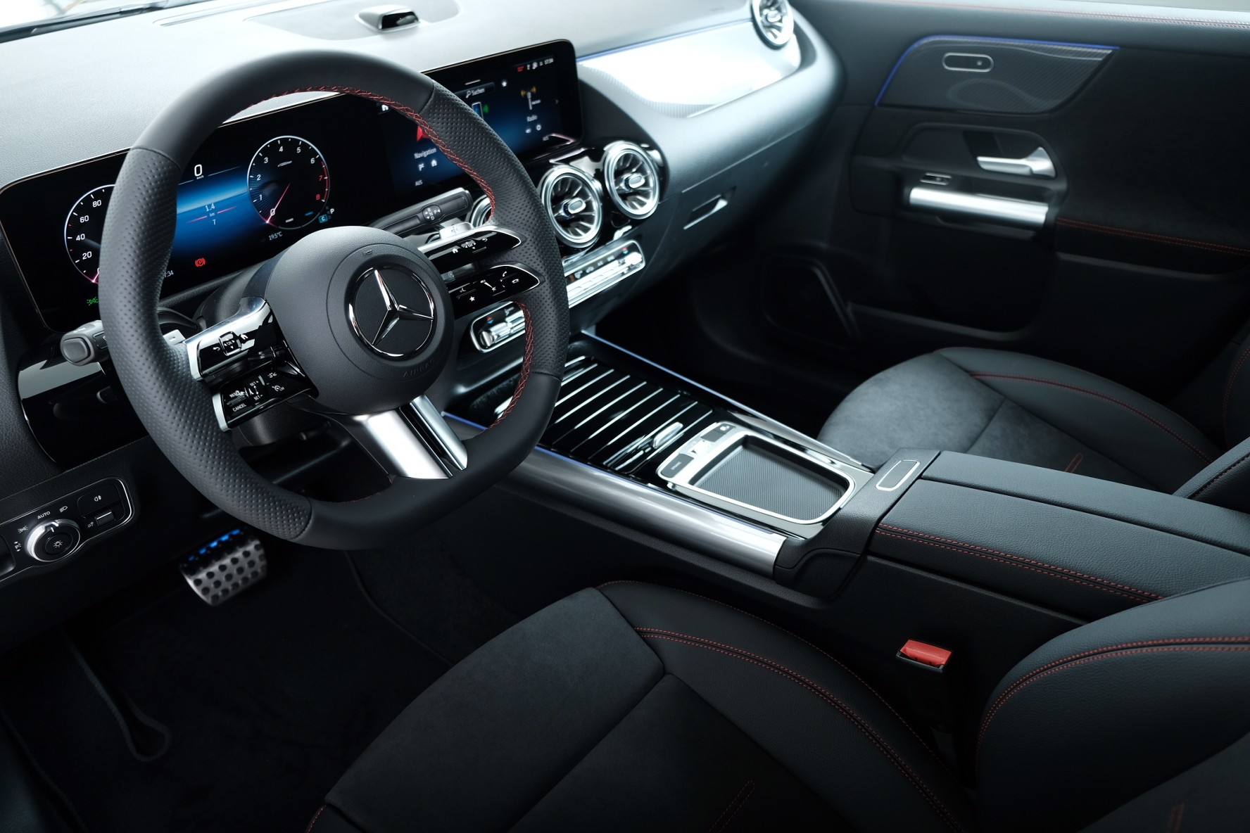 MERCEDES-BENZ GLA 200 Night Star 7G-DCT-image-8