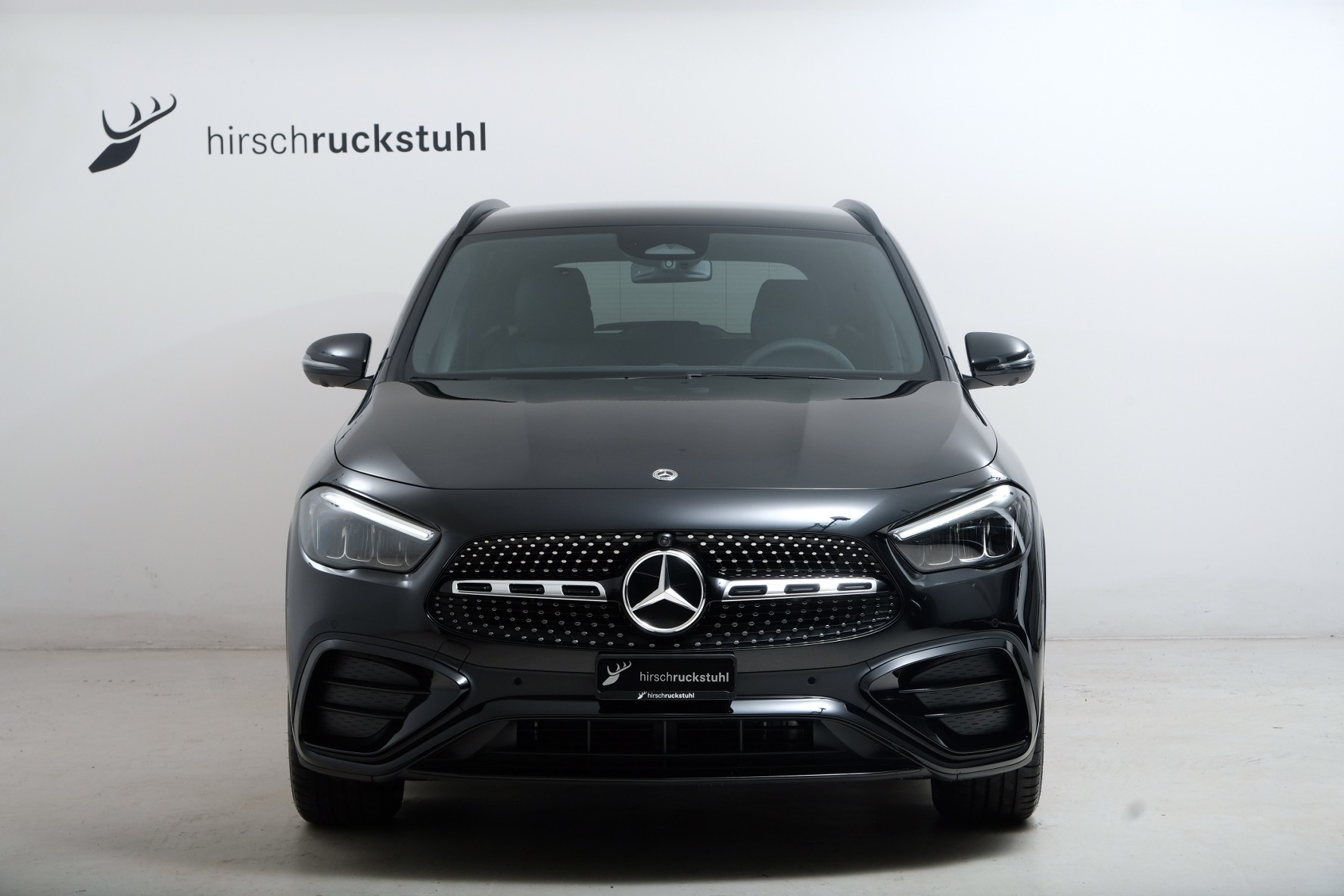 MERCEDES-BENZ GLA 200 Night Star 7G-DCT-showroom-element-1
