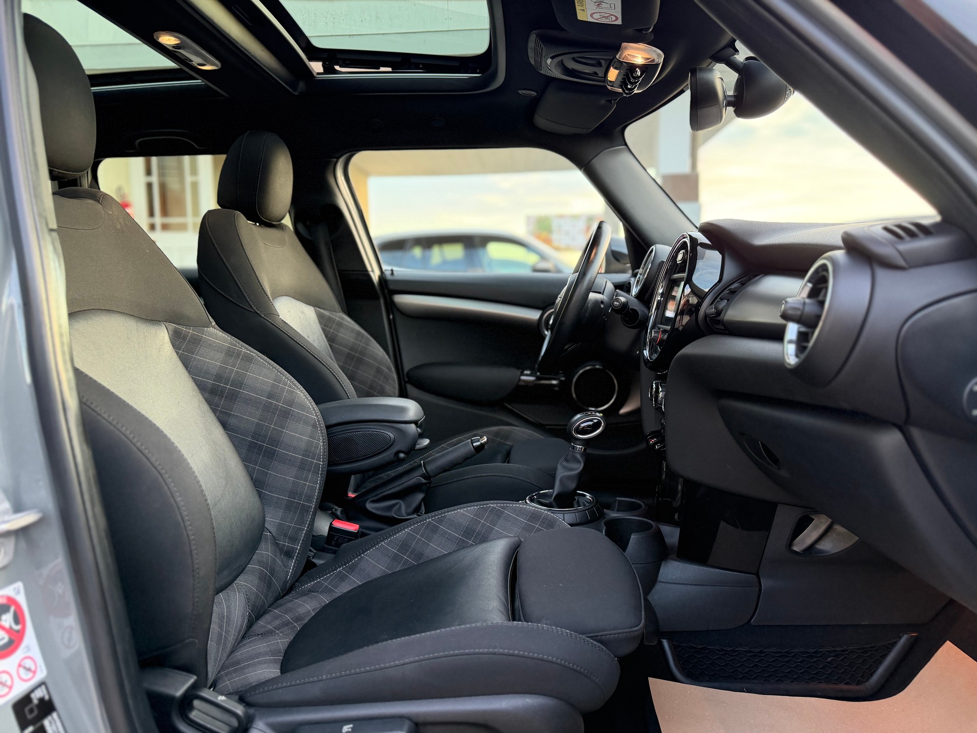 MINI Cooper Classic Edition Steptronic-image-11