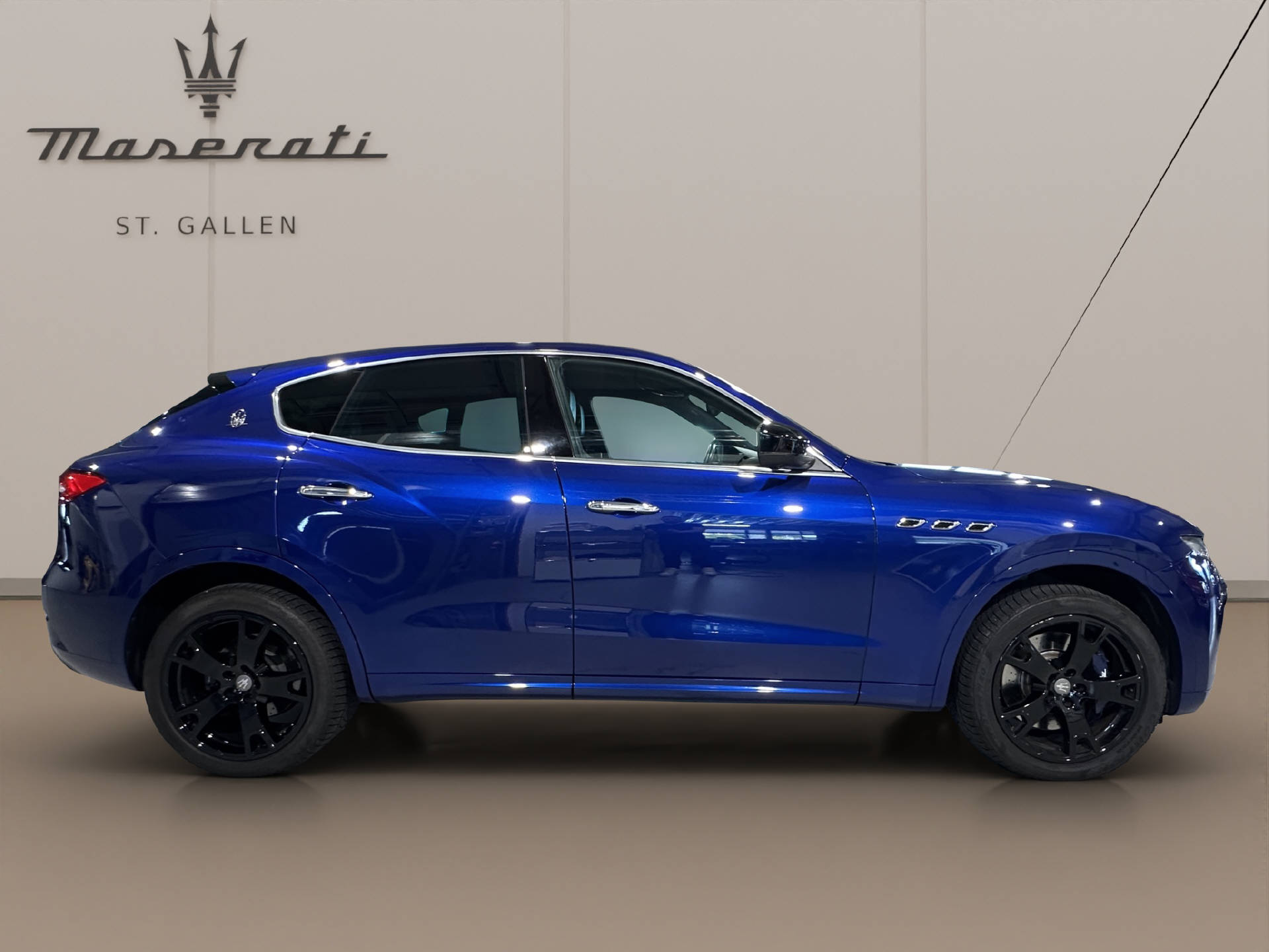 MASERATI Levante 3.0 V6 S-showroom-element-3