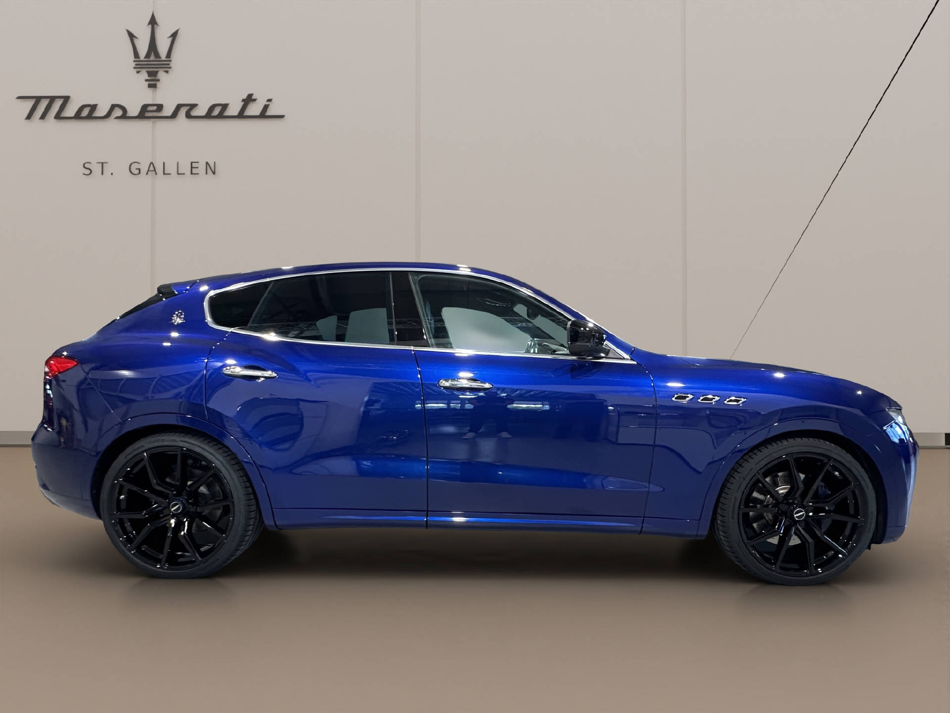 MASERATI Levante 3.0 V6 S-showroom-element-3