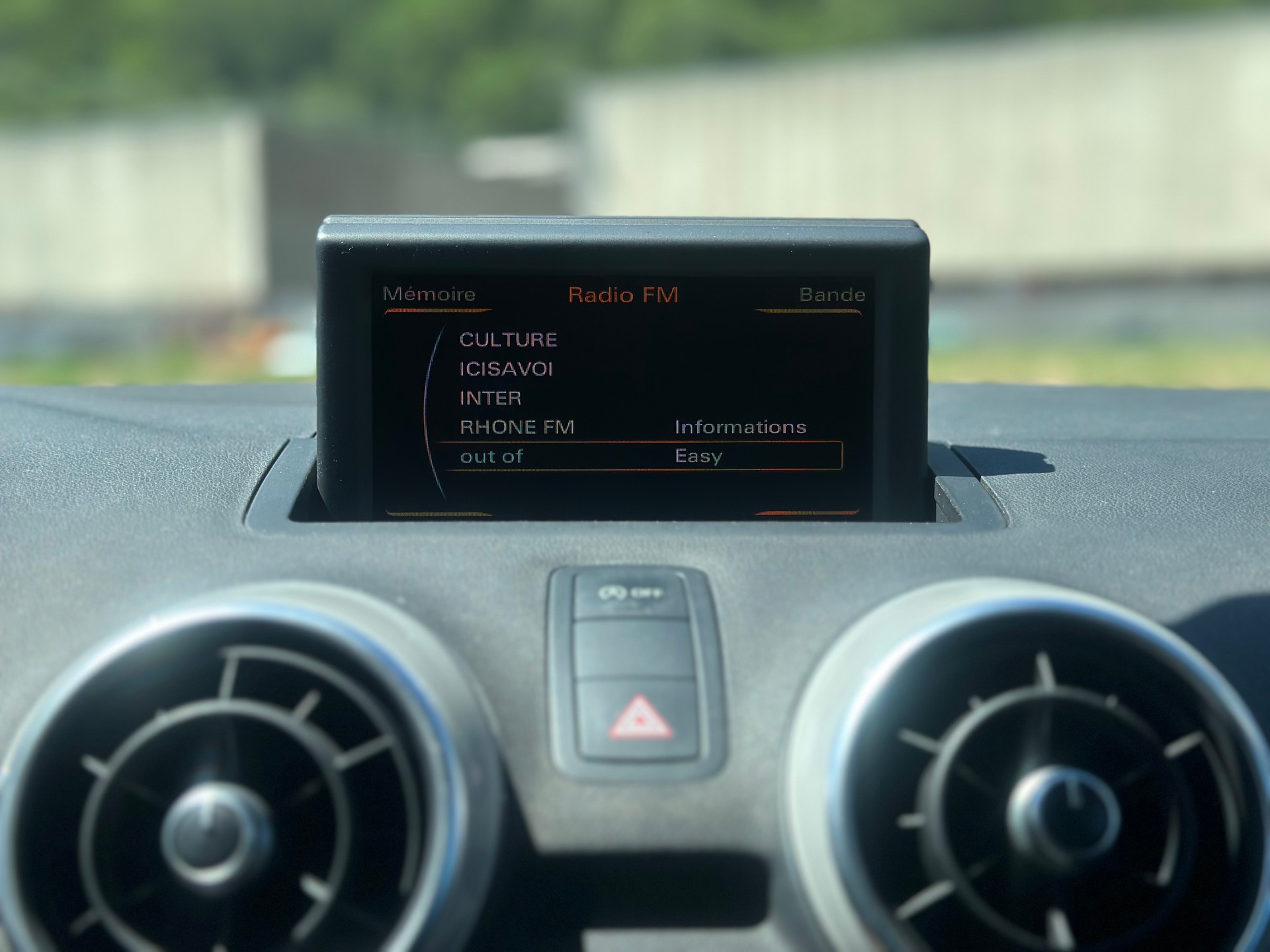 AUDI A1 1.4 TFSI Ambition S-tronic-image-16