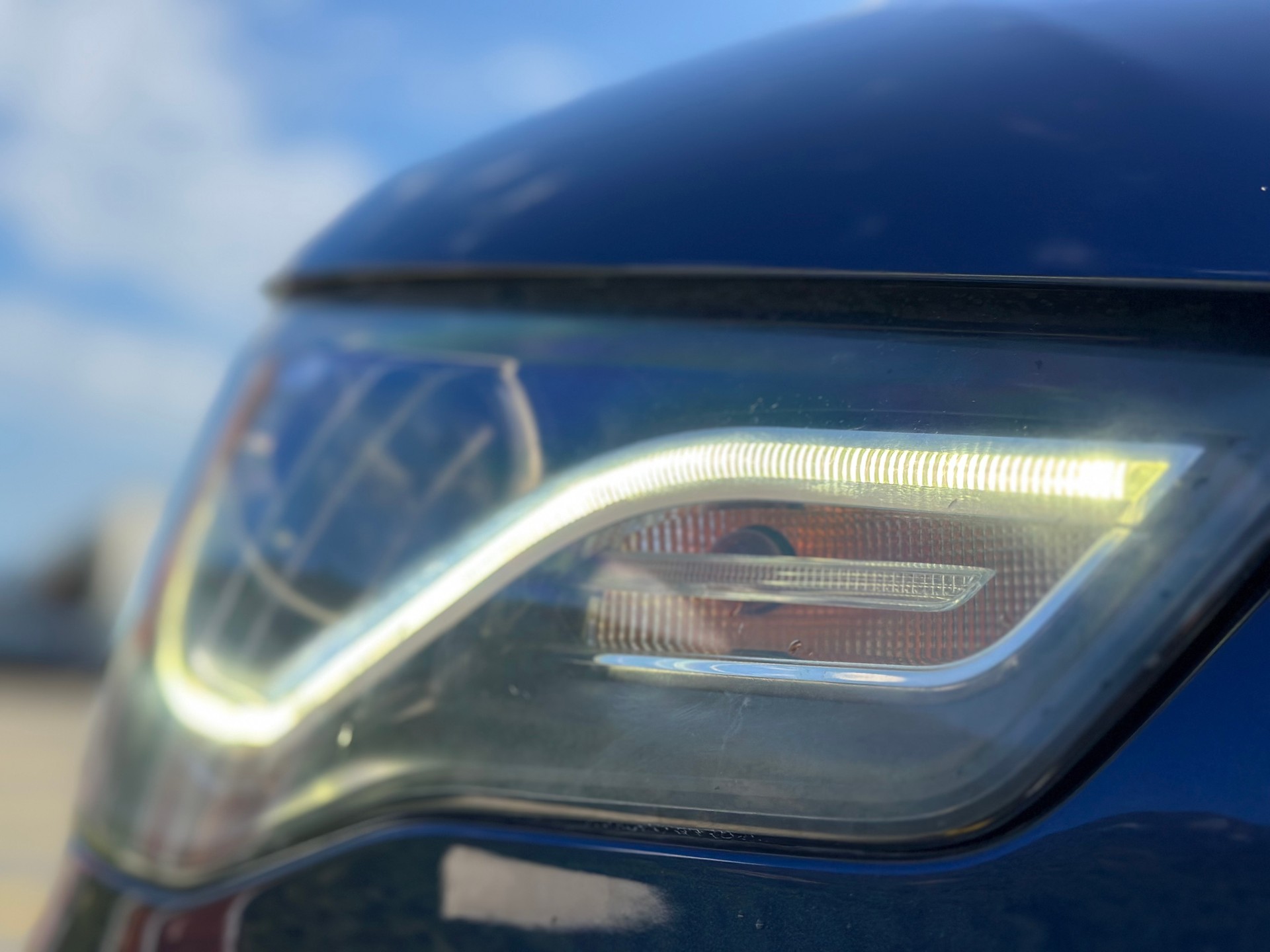 AUDI A1 1.4 TFSI Ambition S-tronic-image-6