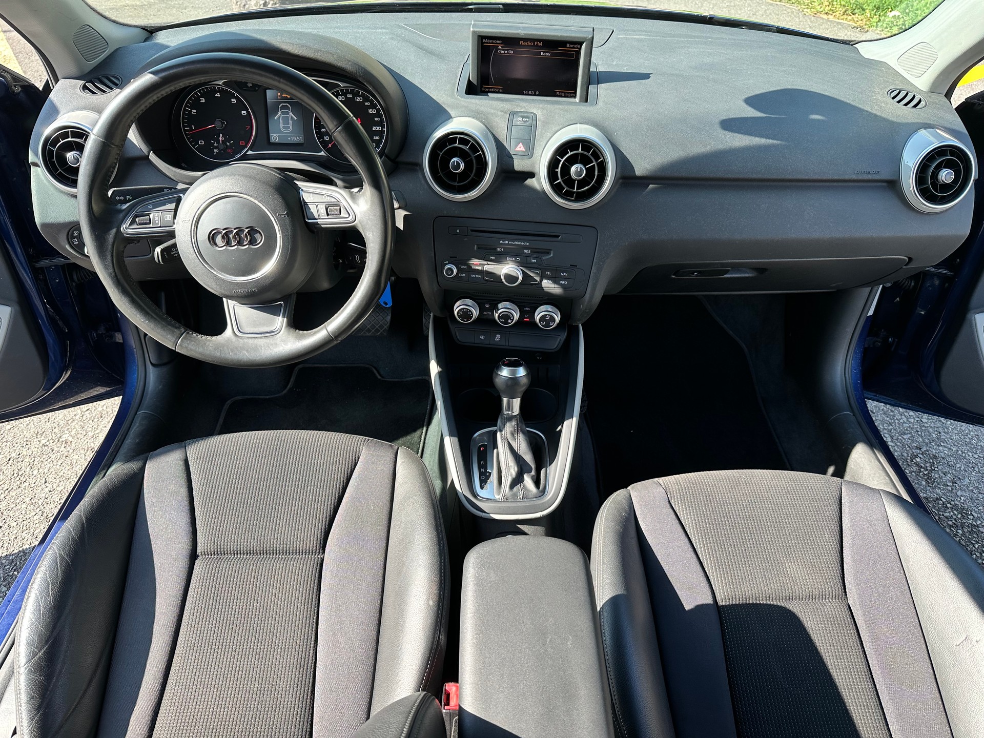 AUDI A1 1.4 TFSI Ambition S-tronic-image-10