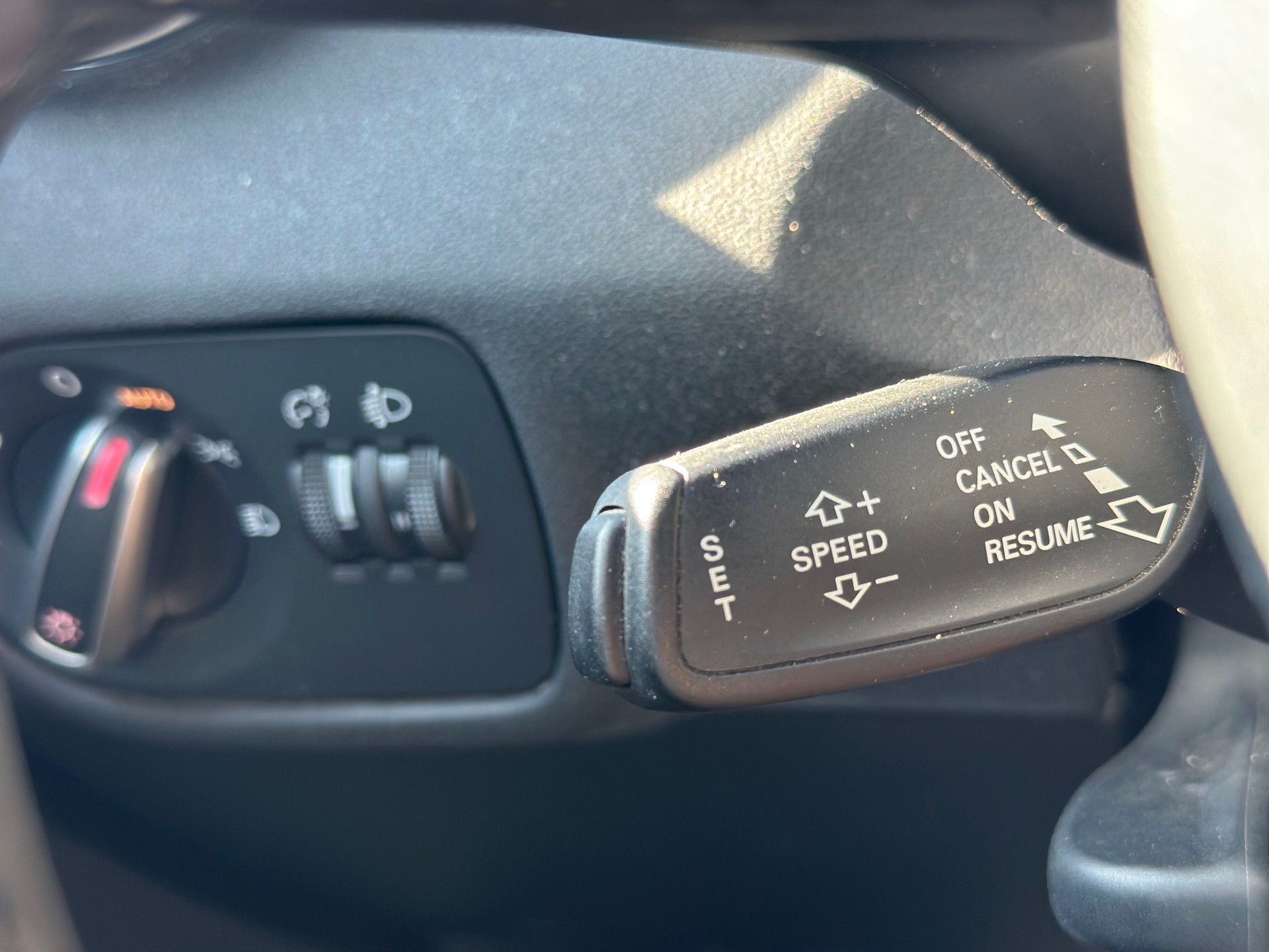 AUDI A1 1.4 TFSI Ambition S-tronic-image-28