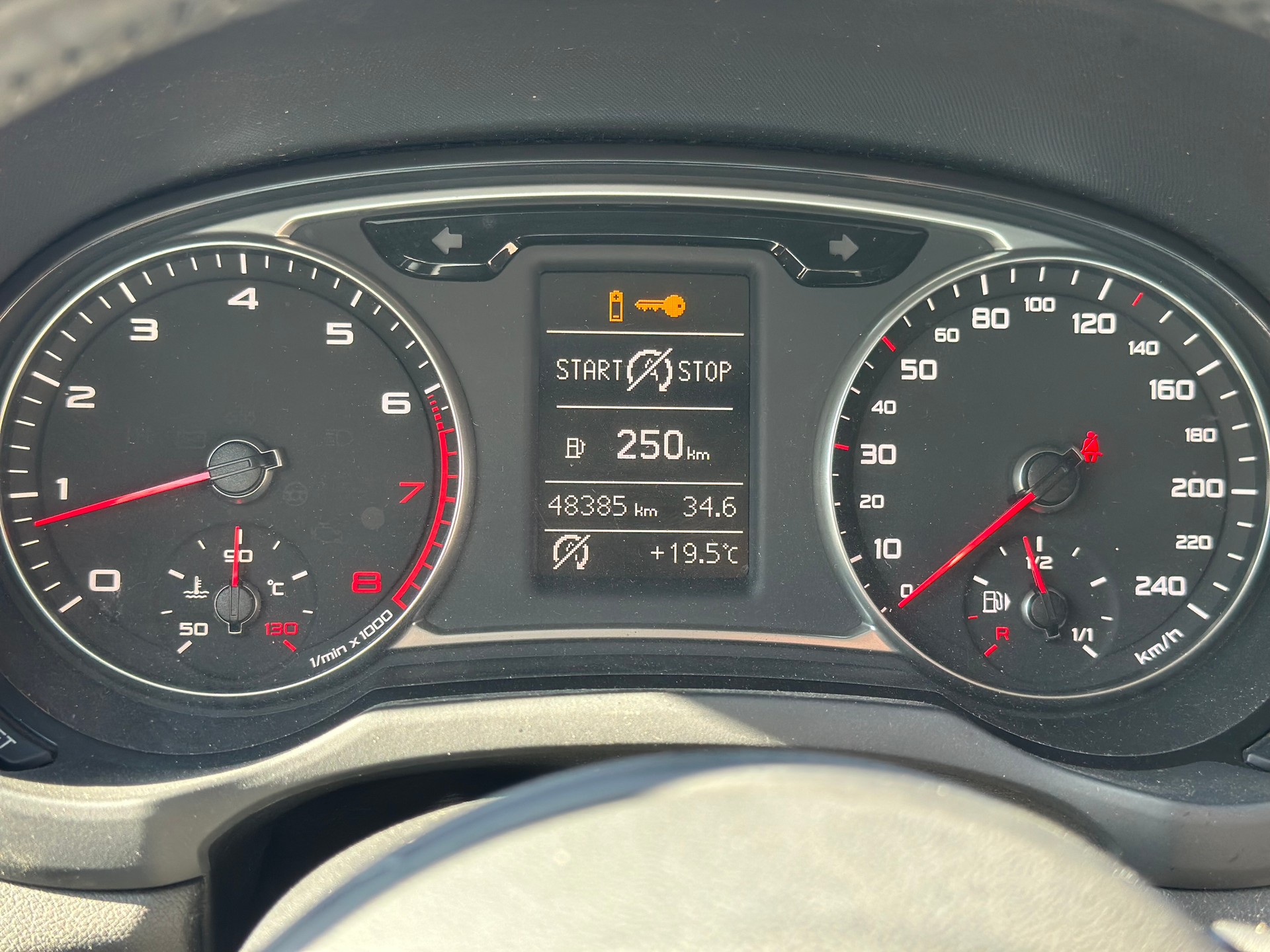 AUDI A1 1.4 TFSI Ambition S-tronic-image-29