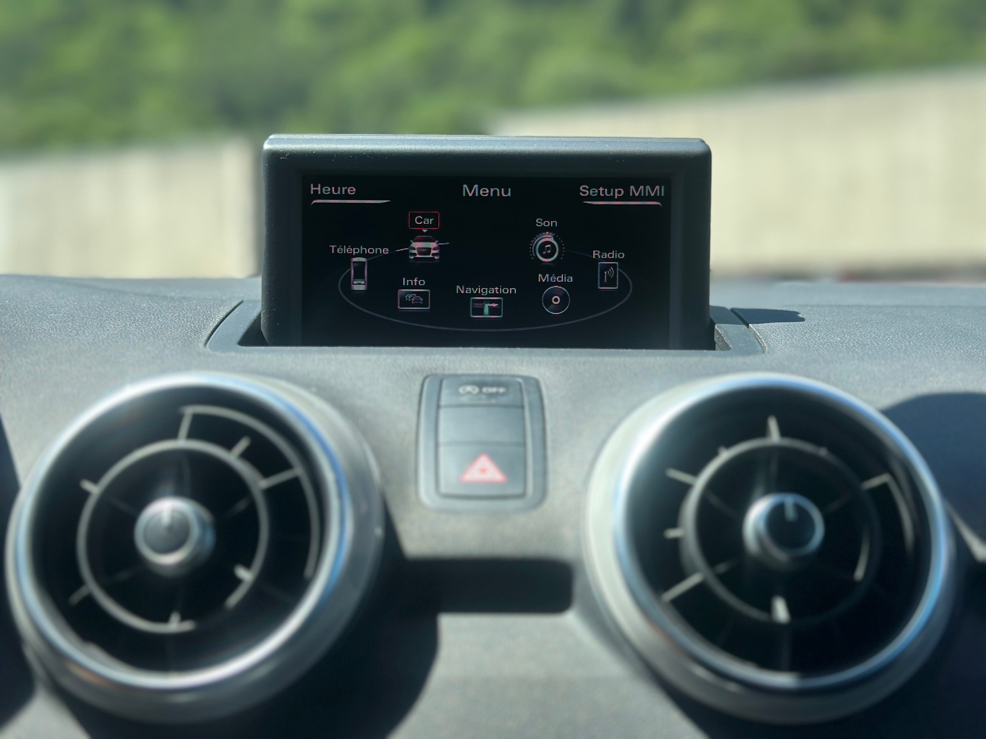 AUDI A1 1.4 TFSI Ambition S-tronic-image-15