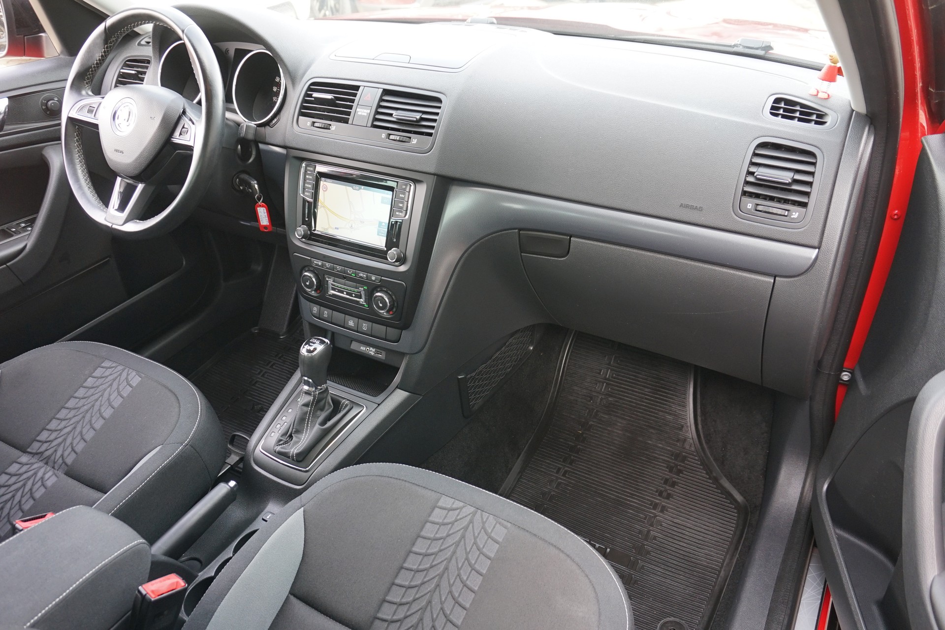 SKODA Yeti 1.4 TSI Outdoor Adventure 4x4 150PS DSG-Automat-image-14