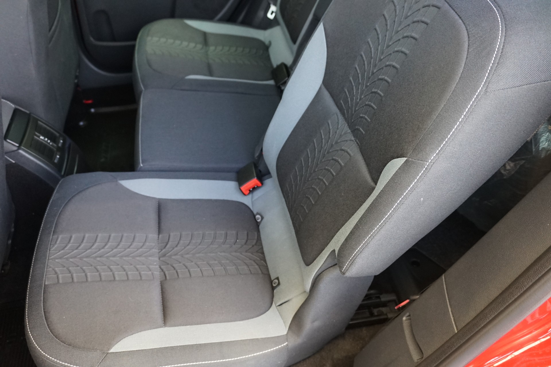 SKODA Yeti 1.4 TSI Outdoor Adventure 4x4 150PS DSG-Automat-image-17