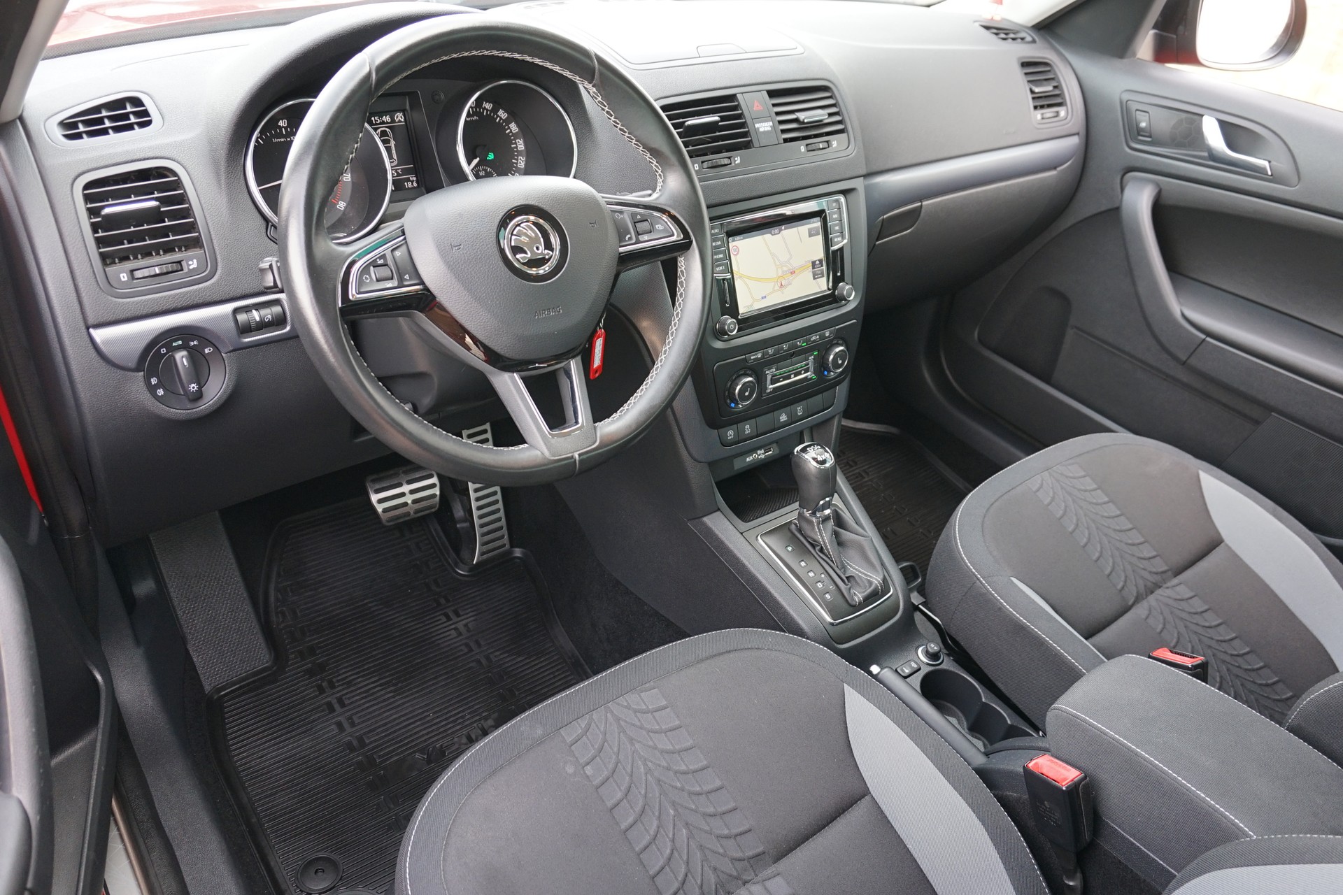 SKODA Yeti 1.4 TSI Outdoor Adventure 4x4 150PS DSG-Automat-image-13