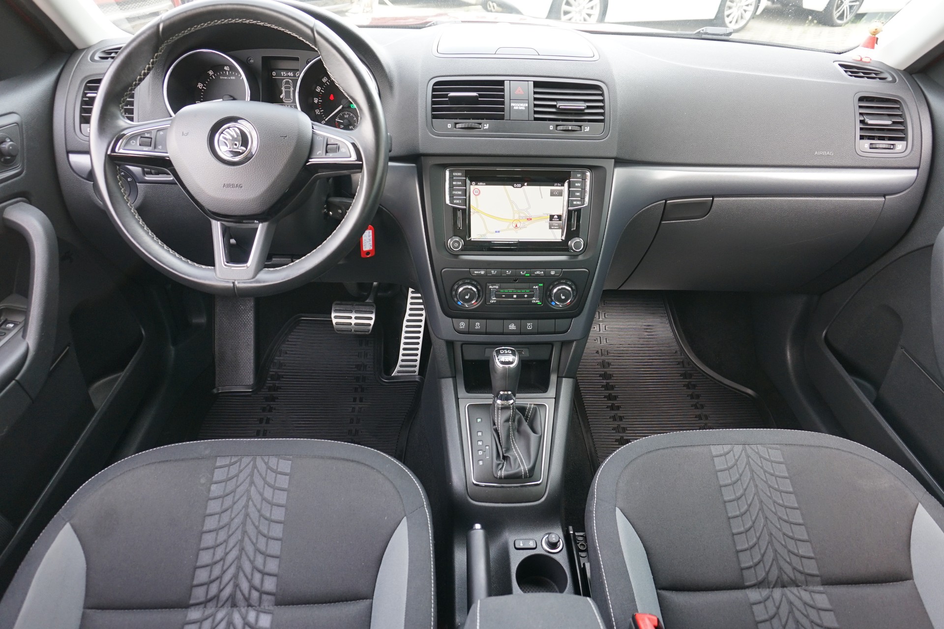 SKODA Yeti 1.4 TSI Outdoor Adventure 4x4 150PS DSG-Automat-image-12