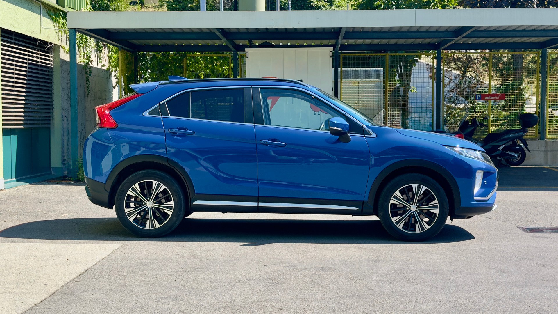 MITSUBISHI Eclipse Cross 1.5 T-Mivec Diamond Black Line 4WD CVT-image-5