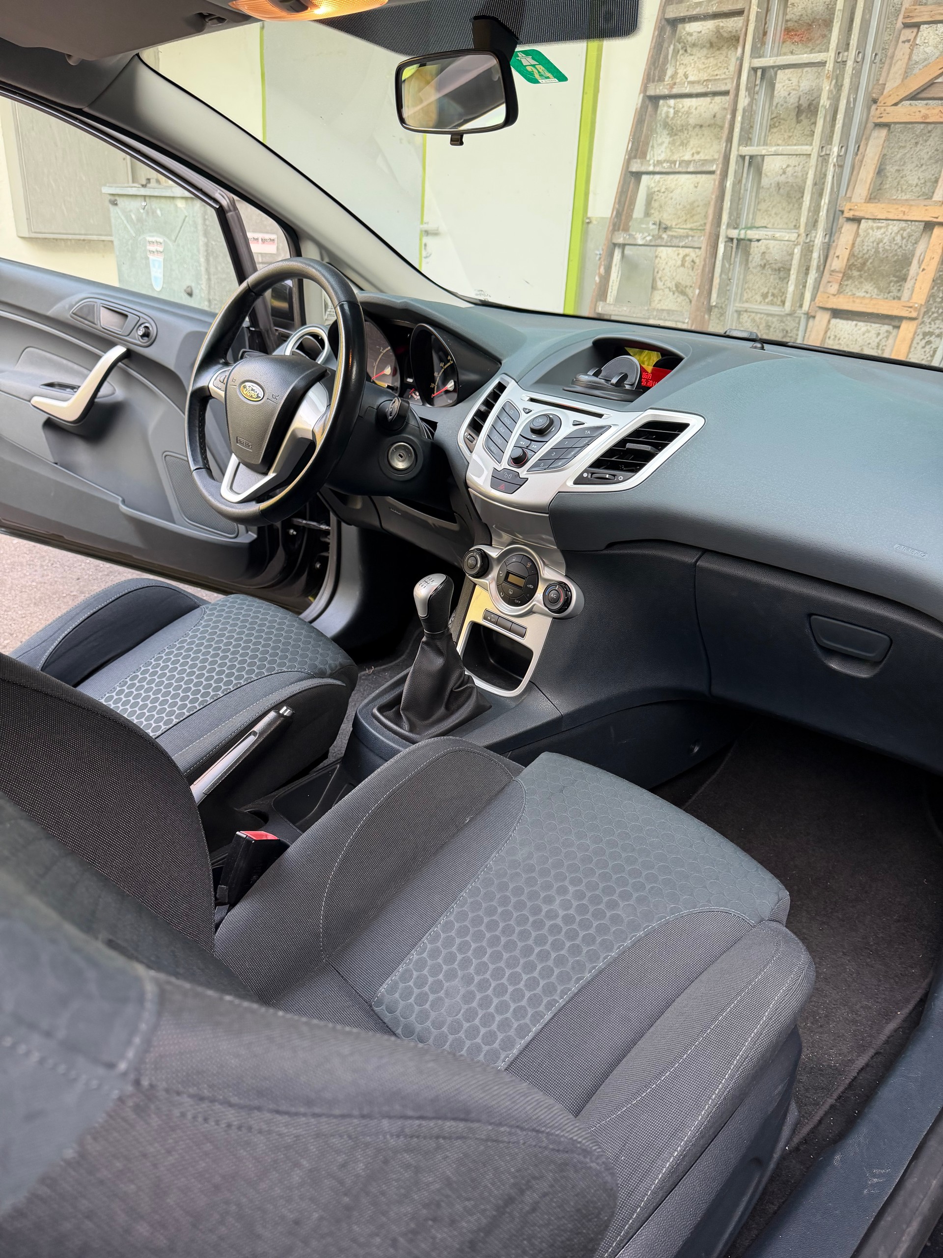FORD Fiesta 1.6 16V Sport-image-6