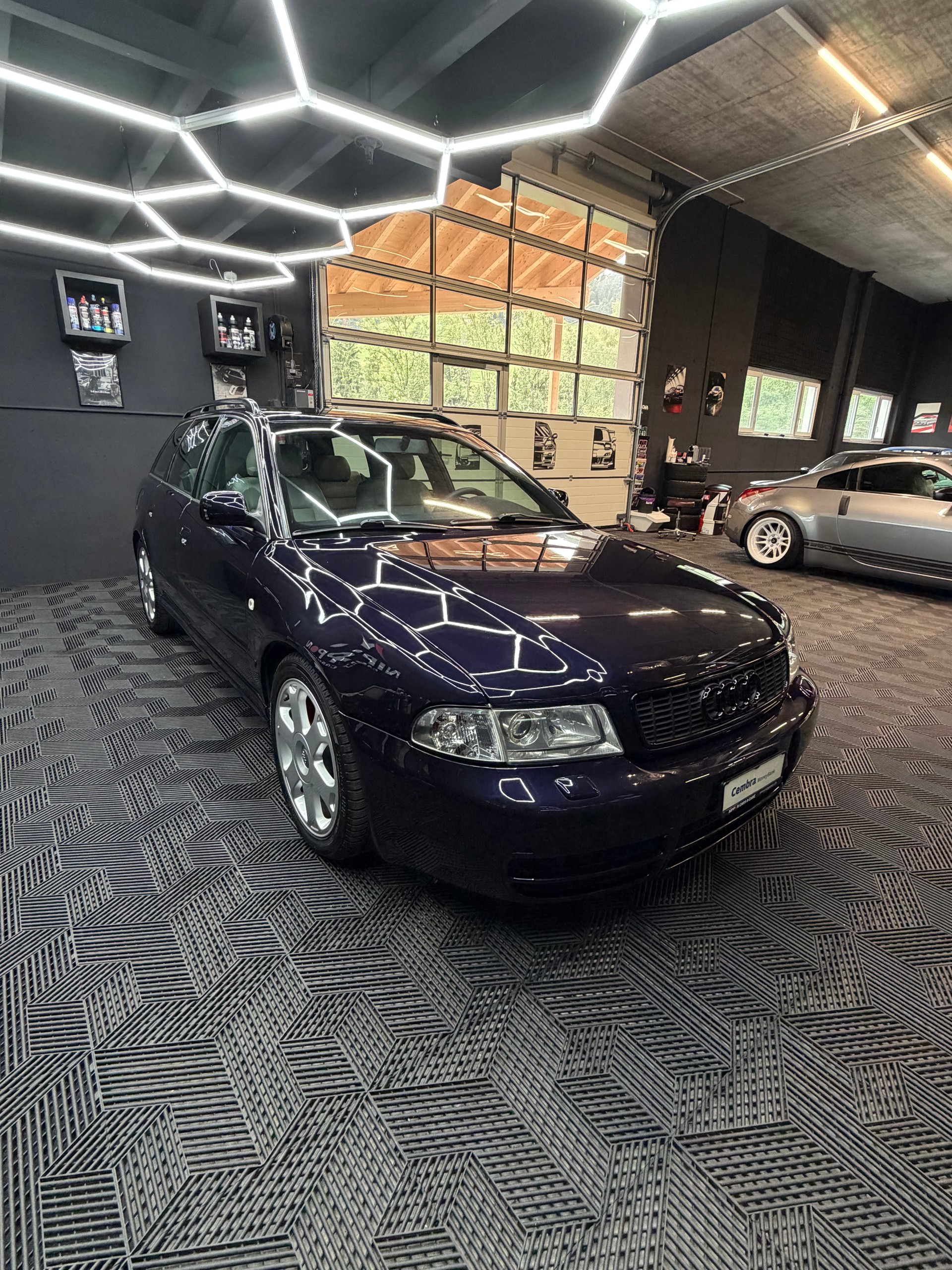 AUDI S4 Avant quattro-showroom-element-1