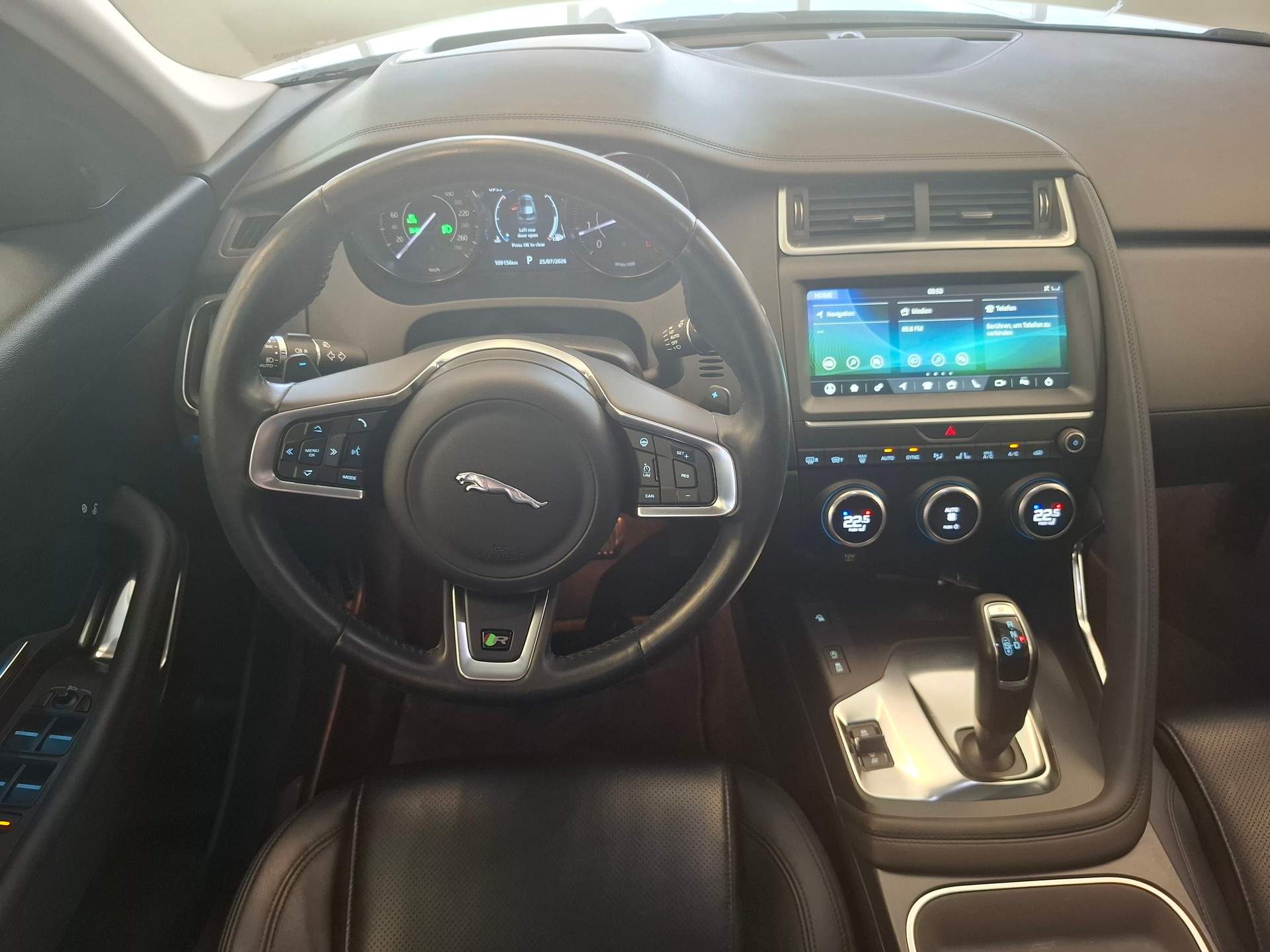 JAGUAR E-Pace 2.0 P200 S AWD Automatik-image-7