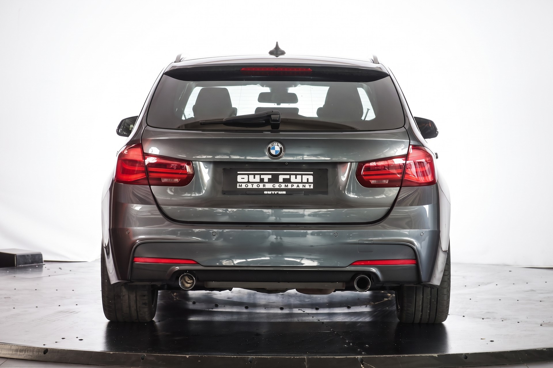BMW 340i xDrive Touring Edition M Sport Steptronic-showroom-element-2