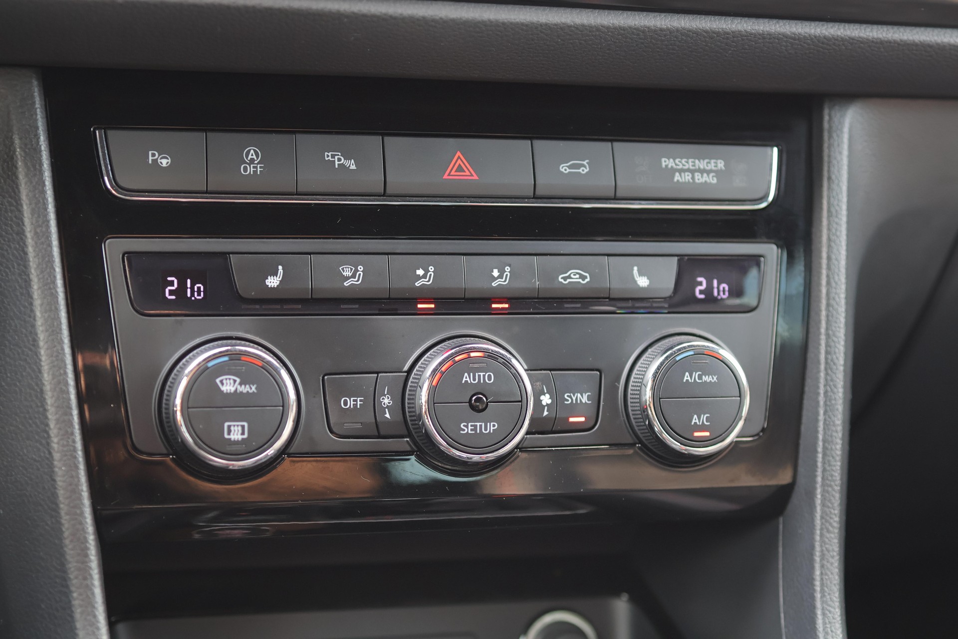 SEAT Ateca 2.0 TSI FR 4Drive DSG-image-27