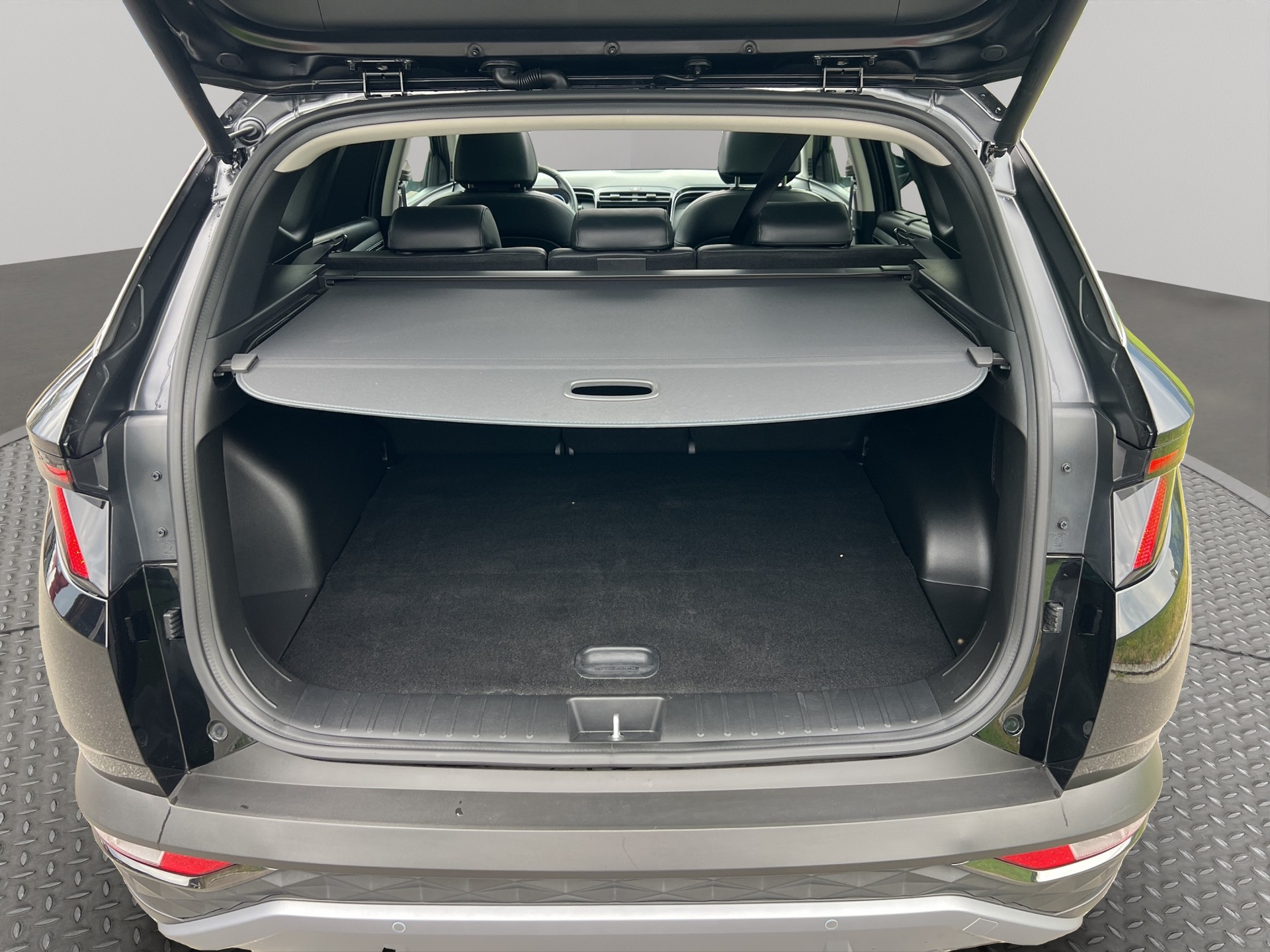 HYUNDAI Tucson 1.6 TGDI 48V Amplia DCT 4WD-image-5