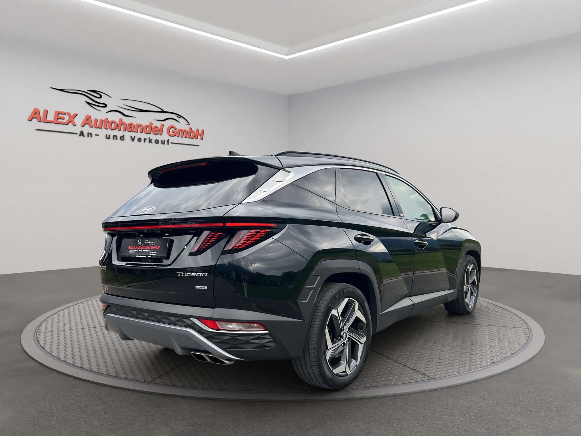 HYUNDAI Tucson 1.6 TGDI 48V Amplia DCT 4WD-image-6