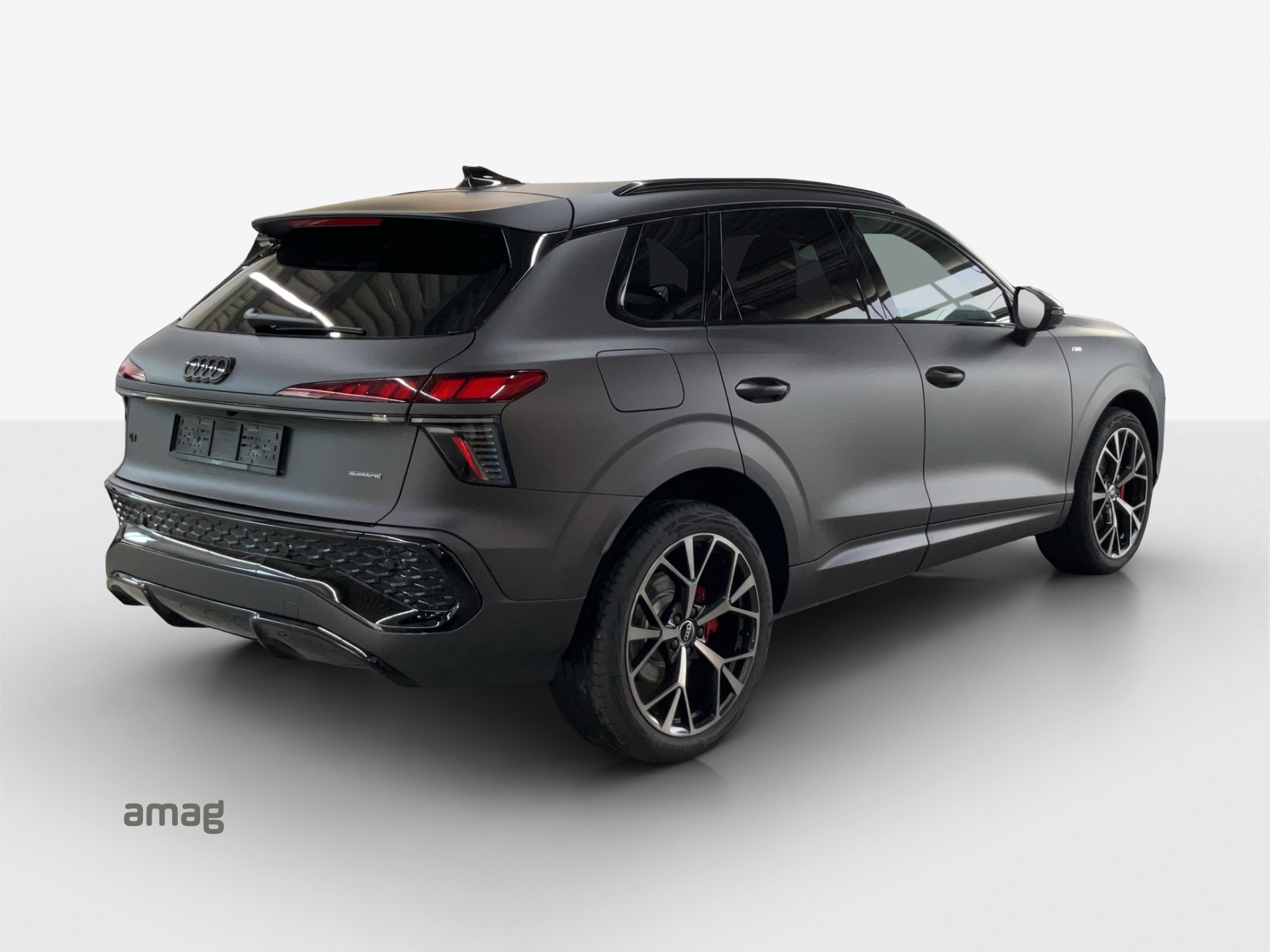 AUDI Q3 SUV TFSI quattro 195 kW S tronic-image-4