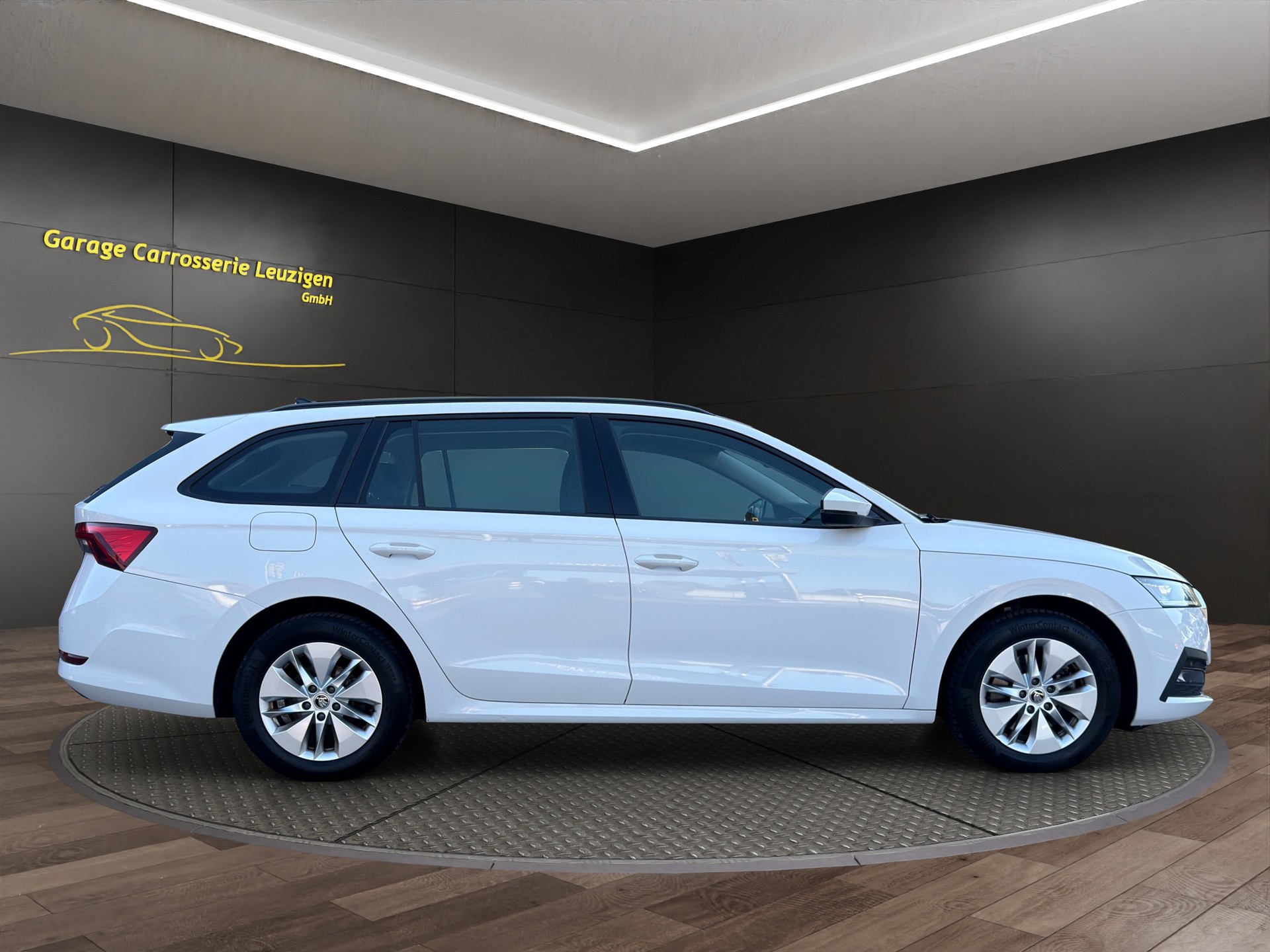 SKODA Octavia Combi 2.0 TDI DSG Ambition 4x4-image-6