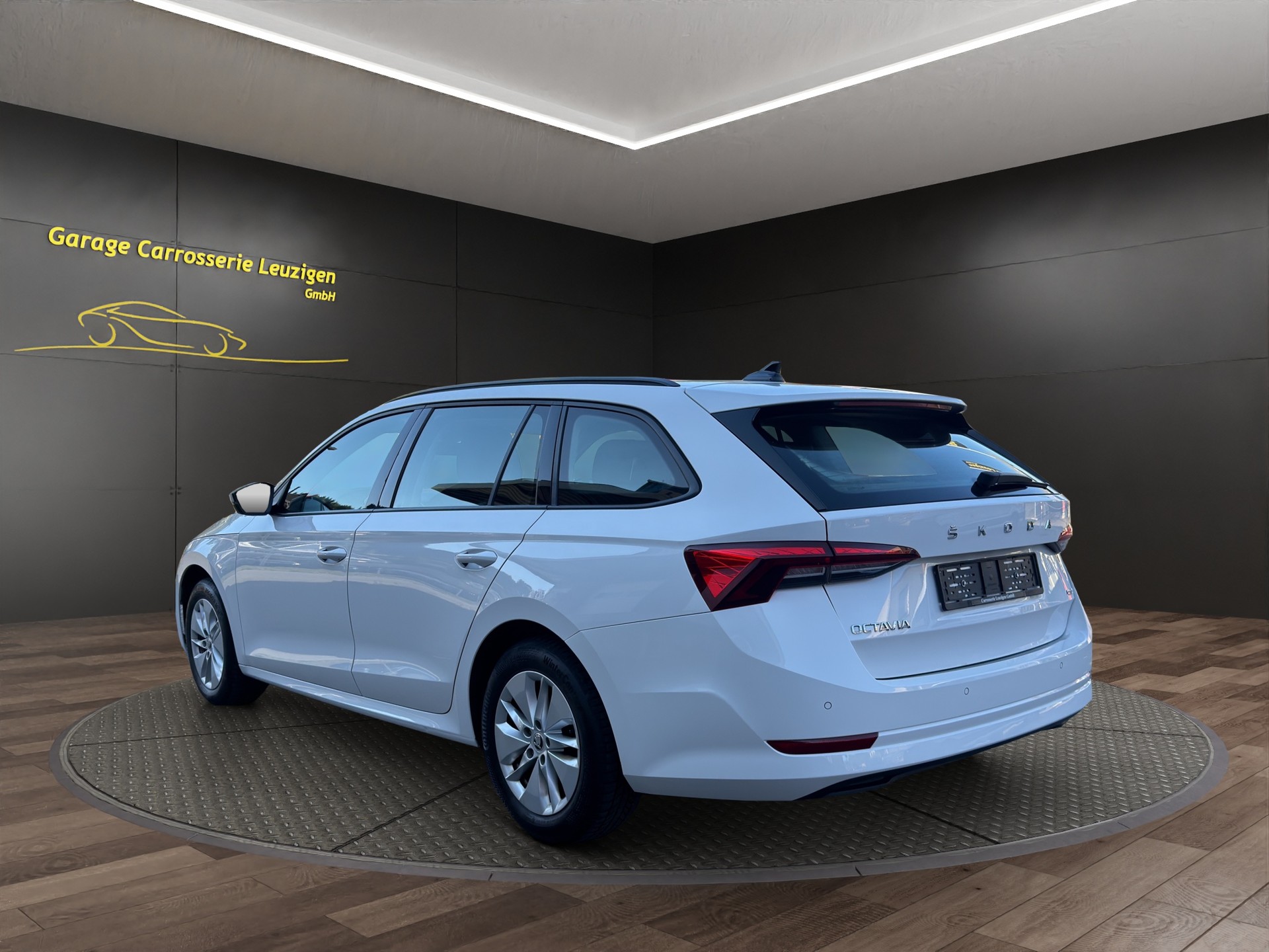 SKODA Octavia Combi 2.0 TDI DSG Ambition 4x4-image-3