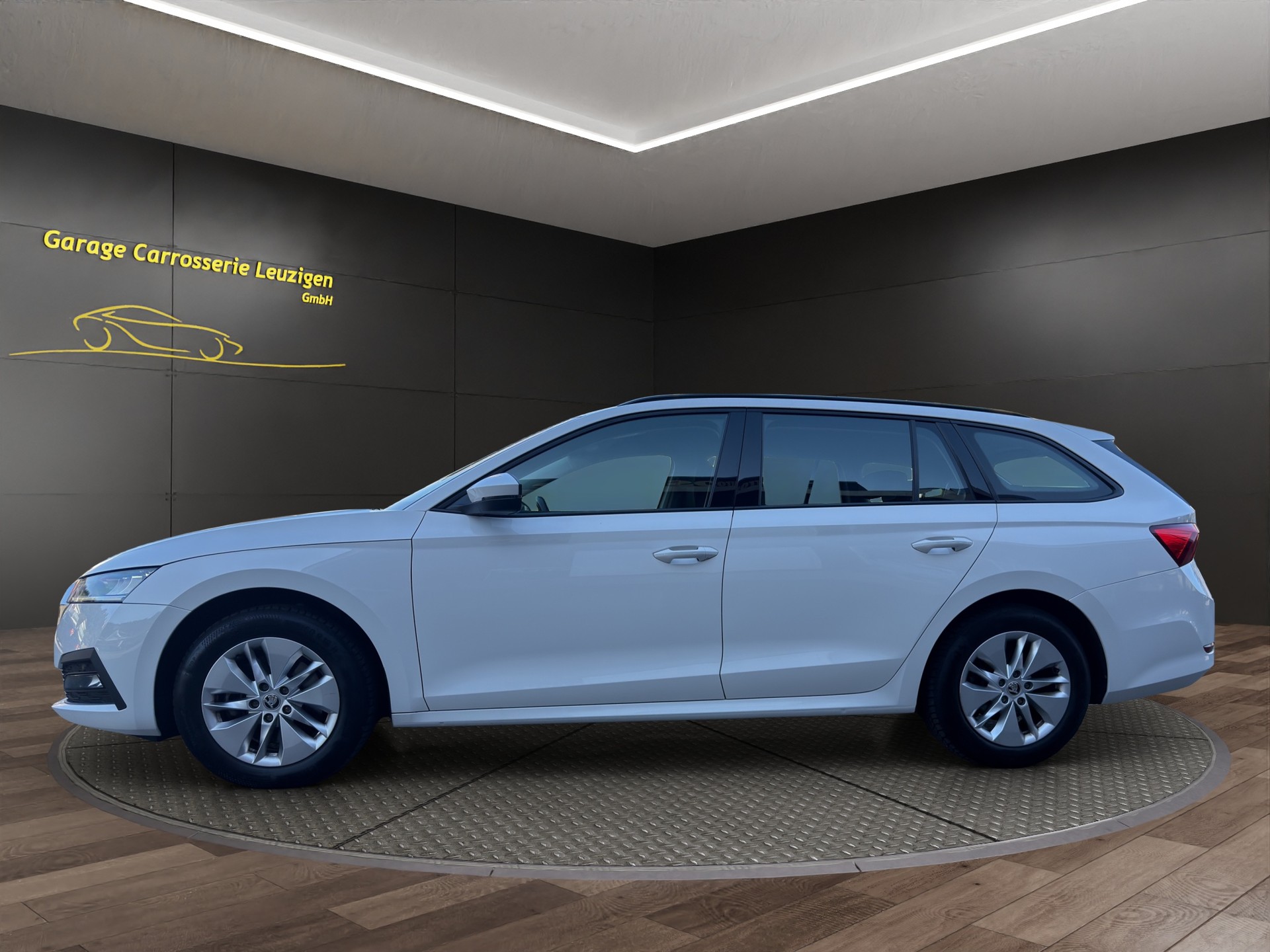 SKODA Octavia Combi 2.0 TDI DSG Ambition 4x4-image-7