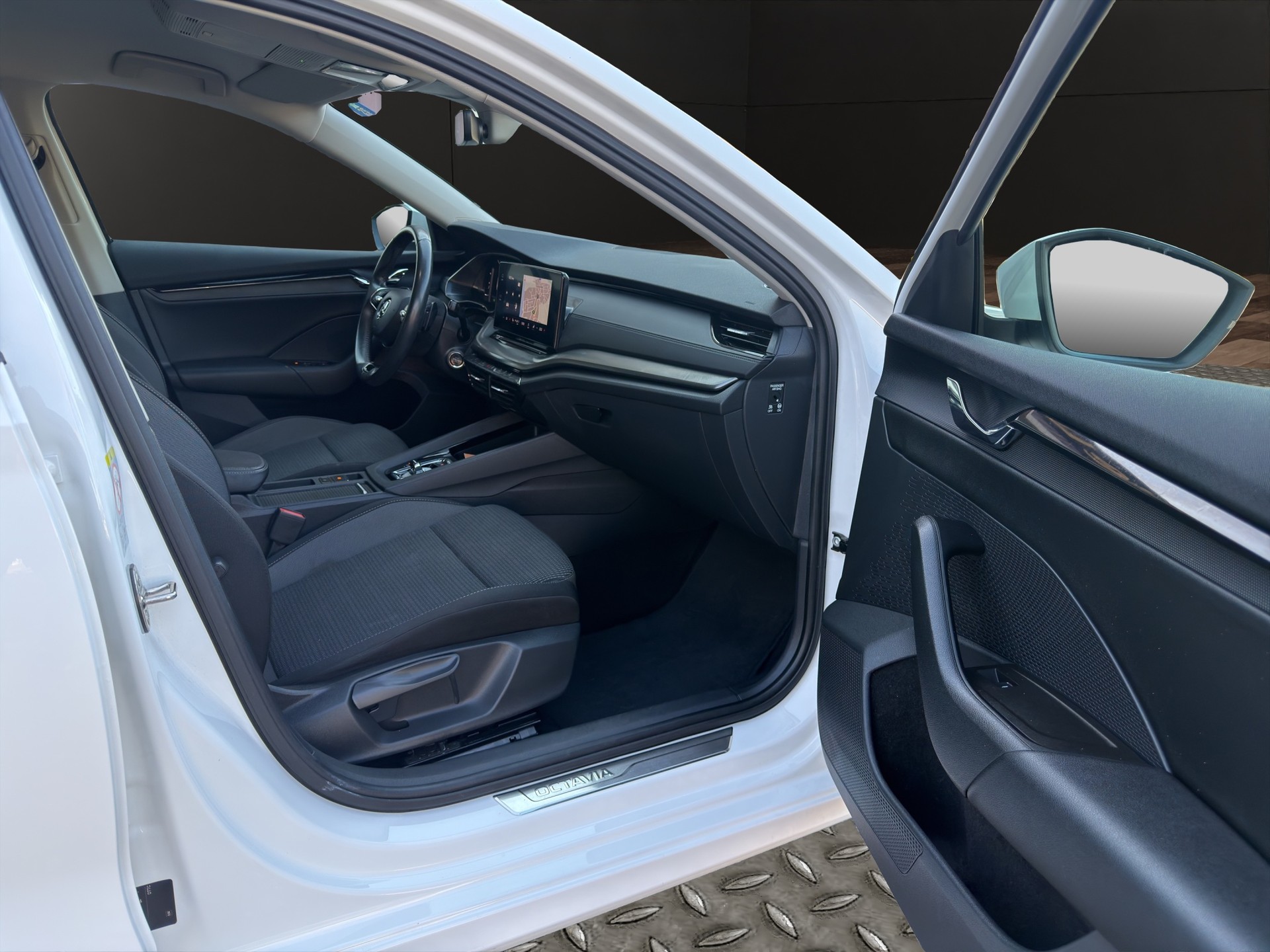 SKODA Octavia Combi 2.0 TDI DSG Ambition 4x4-image-10