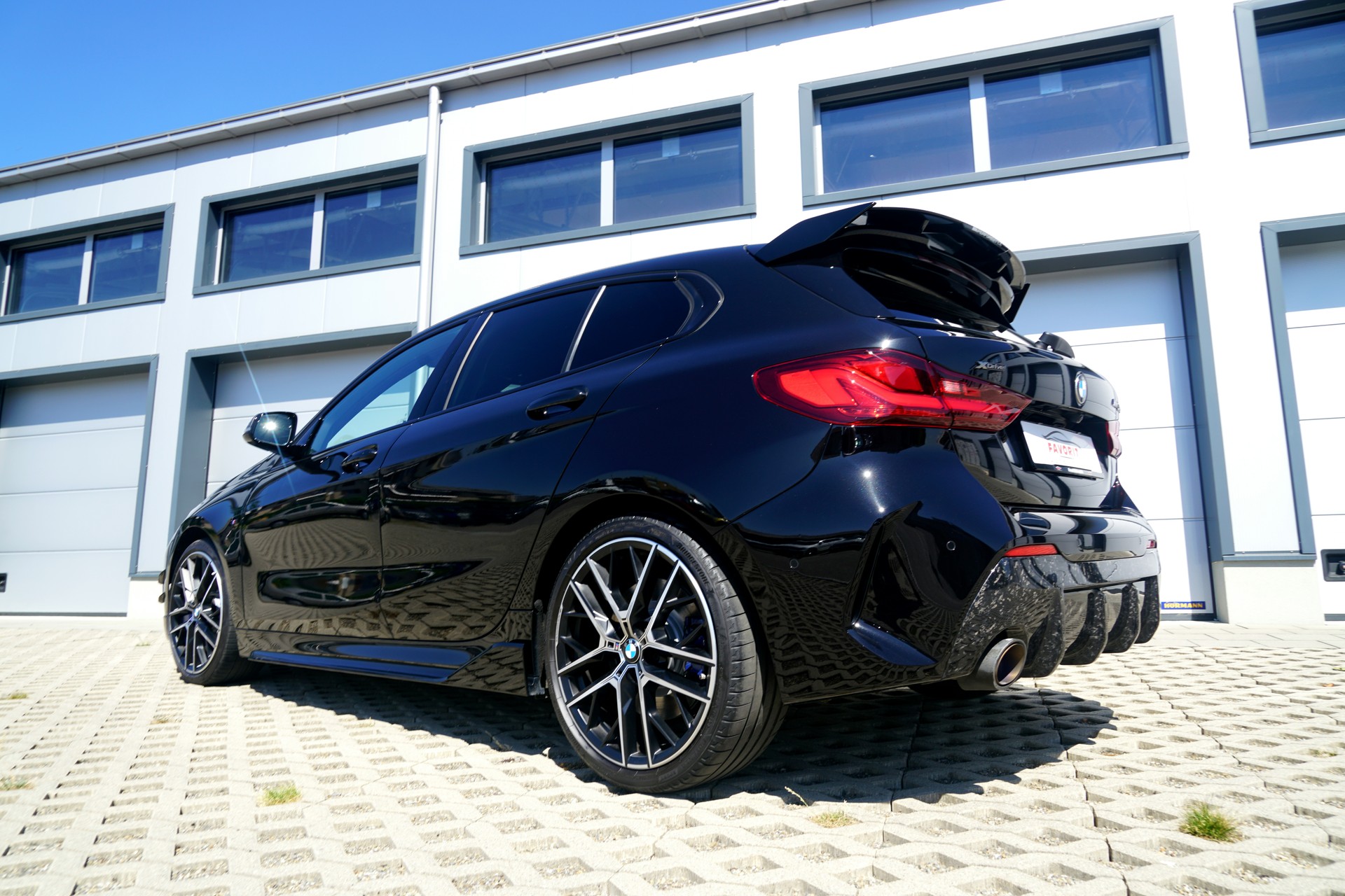 BMW M135i xDrive Steptronic (CH)-image-11