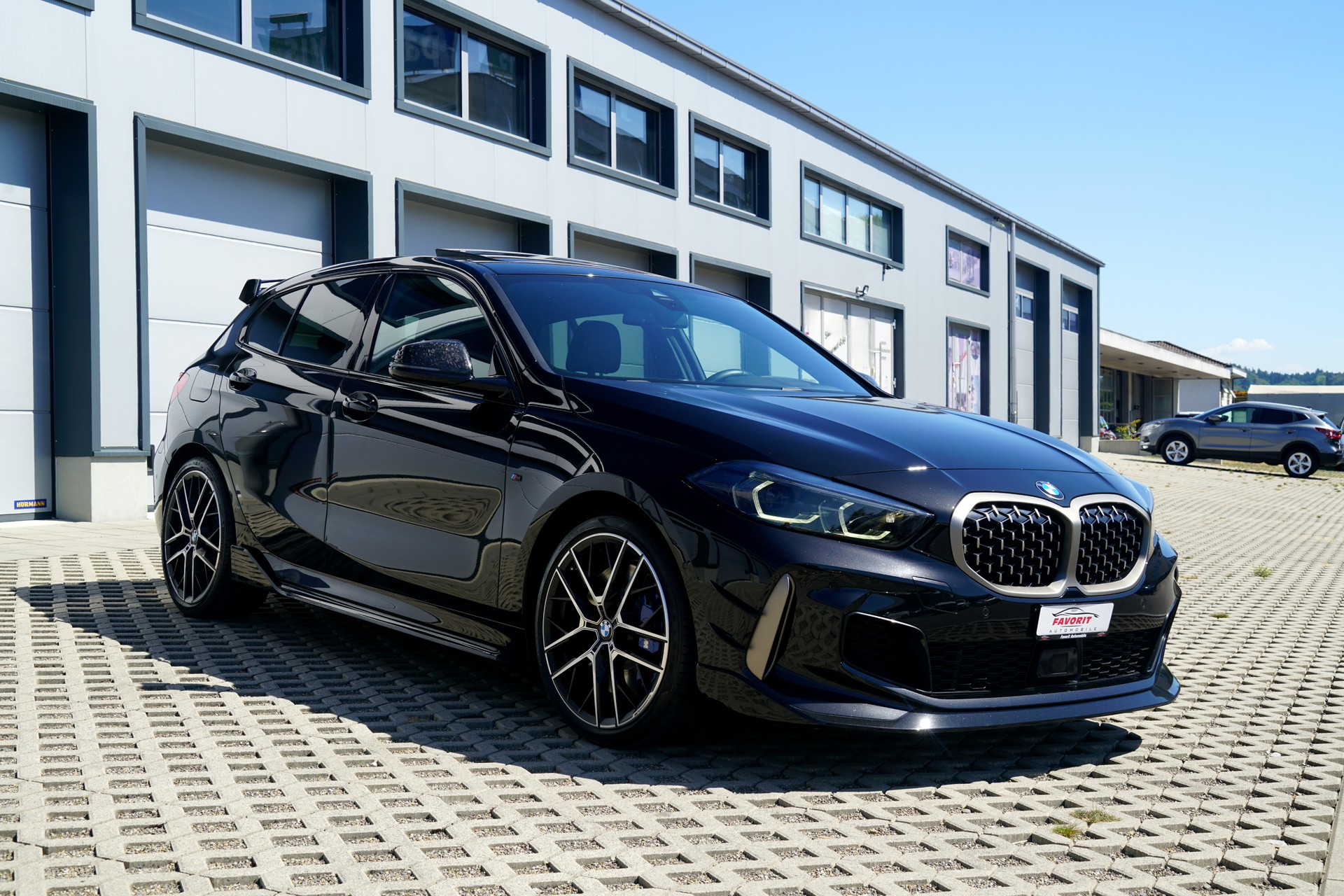 BMW M135i xDrive Steptronic (CH)-image-2