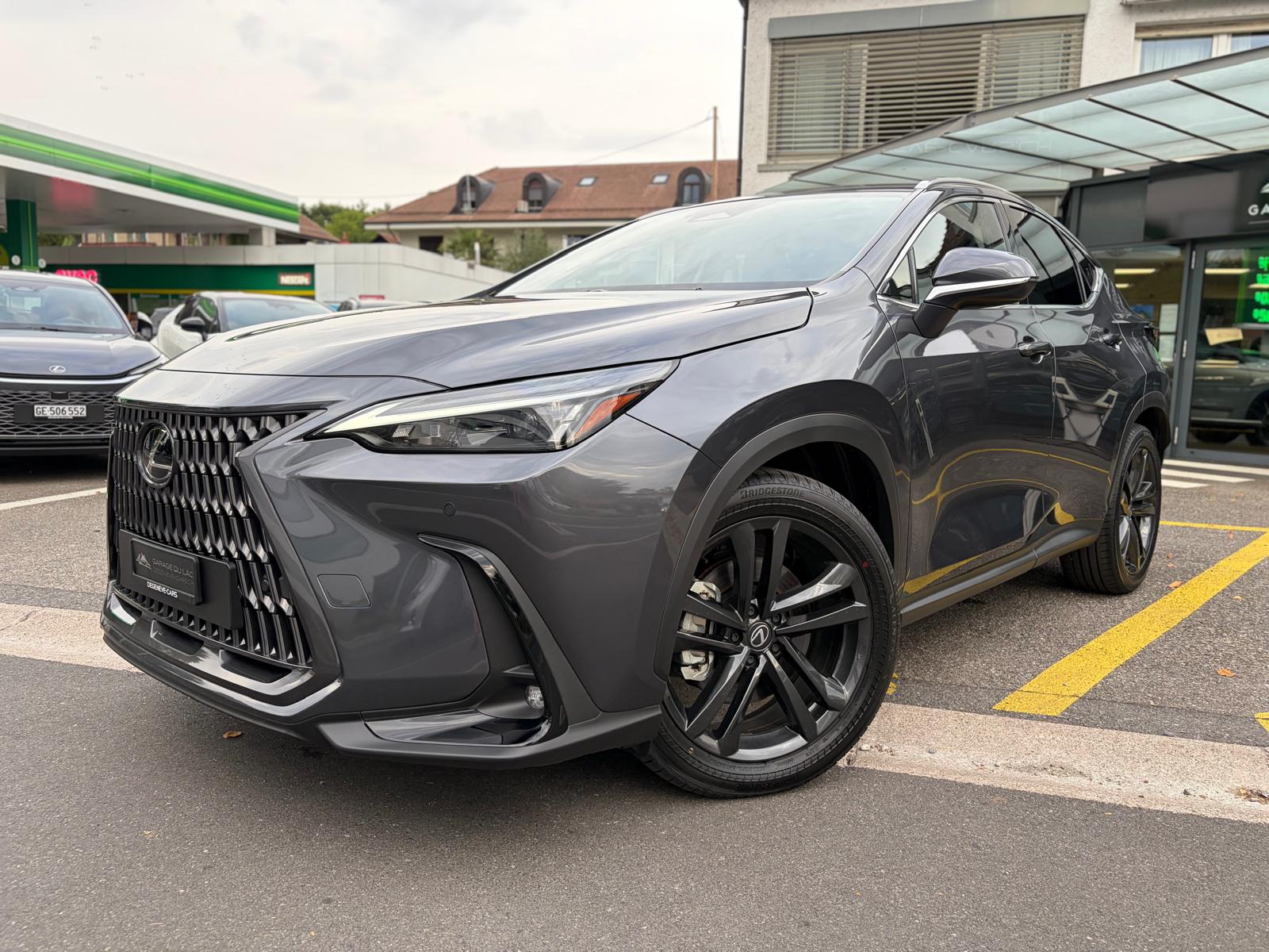 LEXUS NX 450h+ E-FOUR Comfort-showroom-element-1