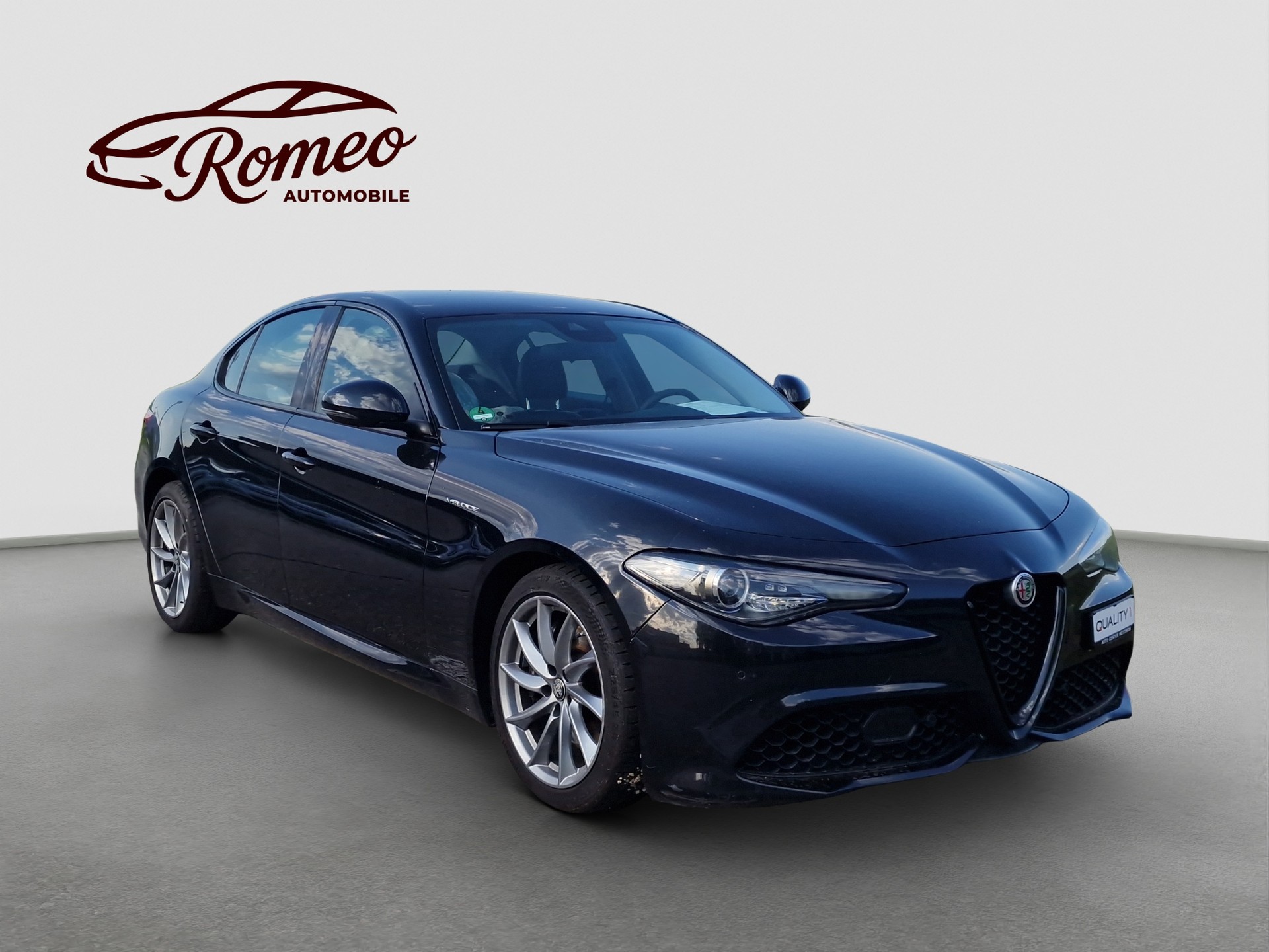 ALFA ROMEO Giulia 2.2 JTDM Veloce Q4 Automatic-image-6