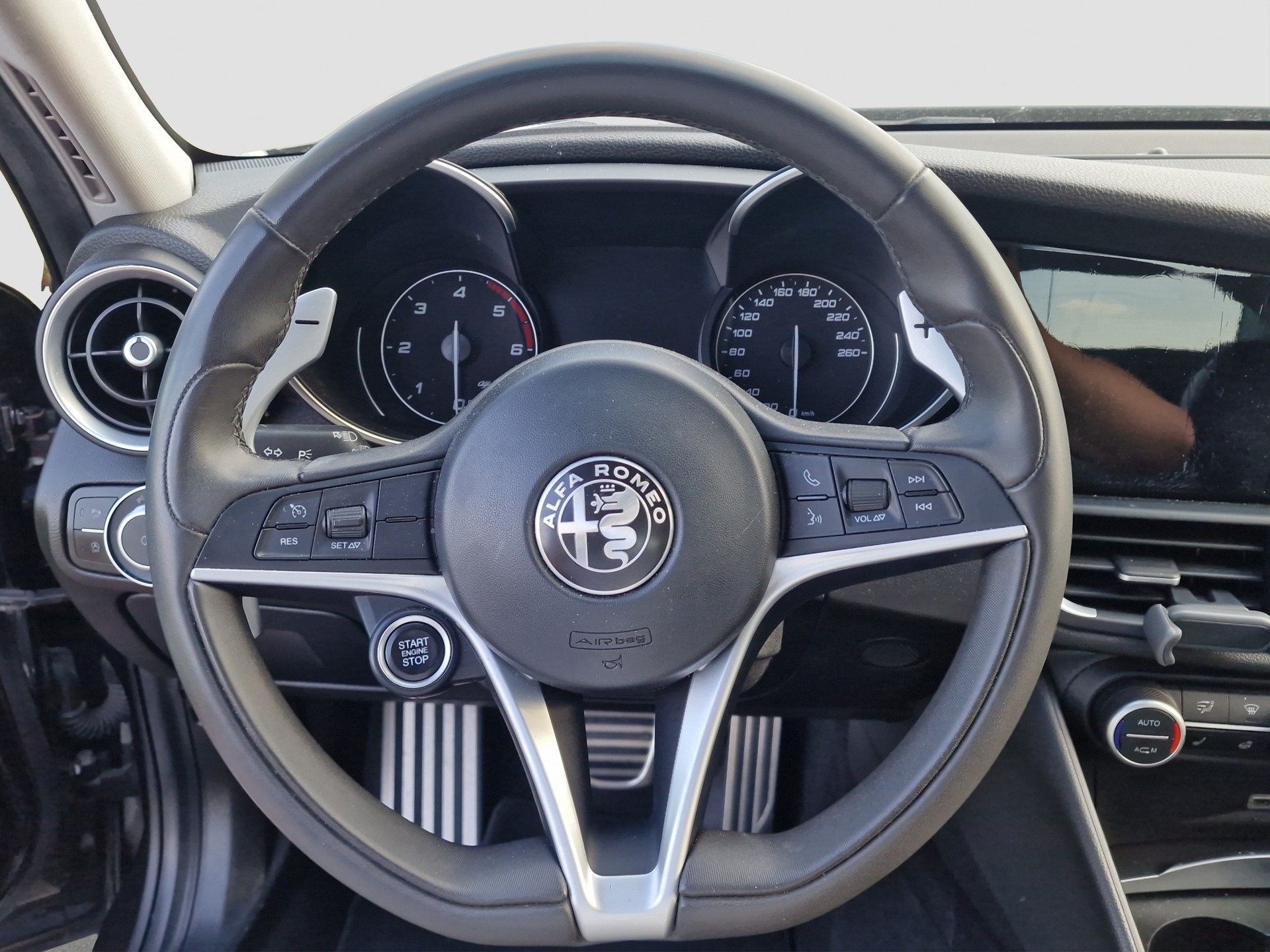 ALFA ROMEO Giulia 2.2 JTDM Veloce Q4 Automatic-image-9