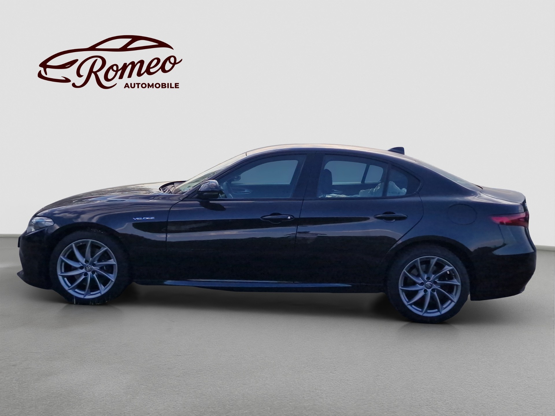 ALFA ROMEO Giulia 2.2 JTDM Veloce Q4 Automatic-image-1