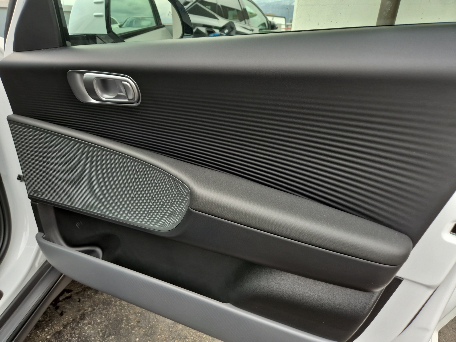 HYUNDAI Ioniq 6 77kWh Launch Edition 2WD-image-10