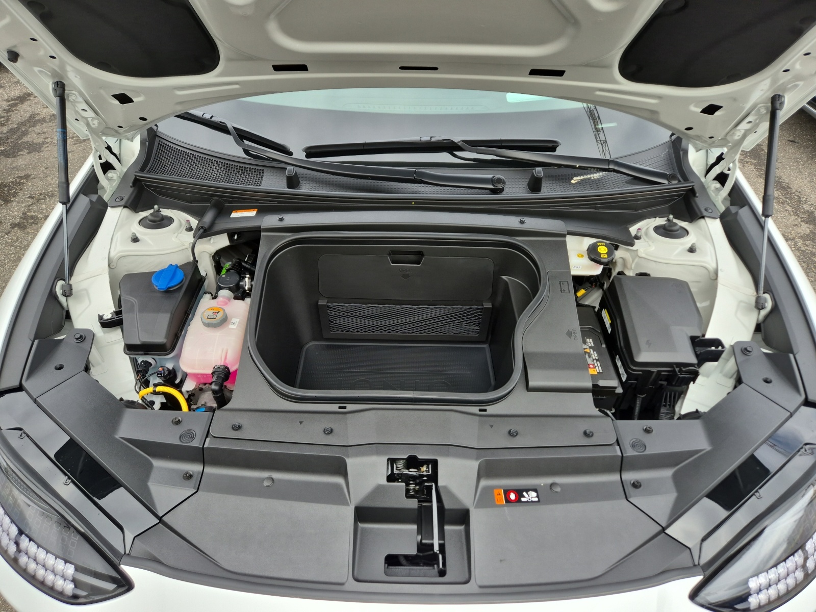 HYUNDAI Ioniq 6 77kWh Launch Edition 2WD-image-18
