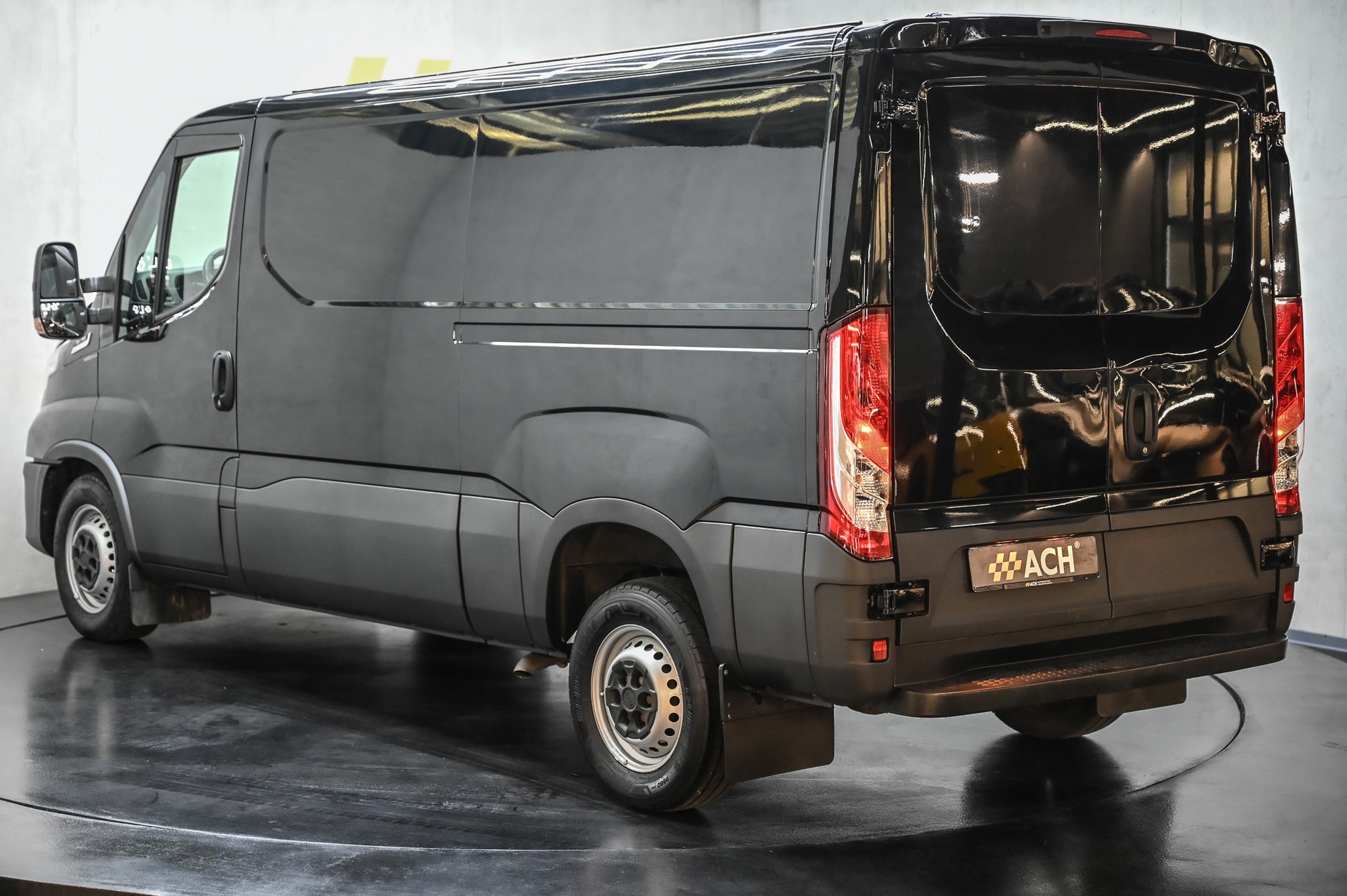 IVECO Daily 35S16A8 V Kaw.3520 H1.5 2.3 HPI 156-showroom-element-3