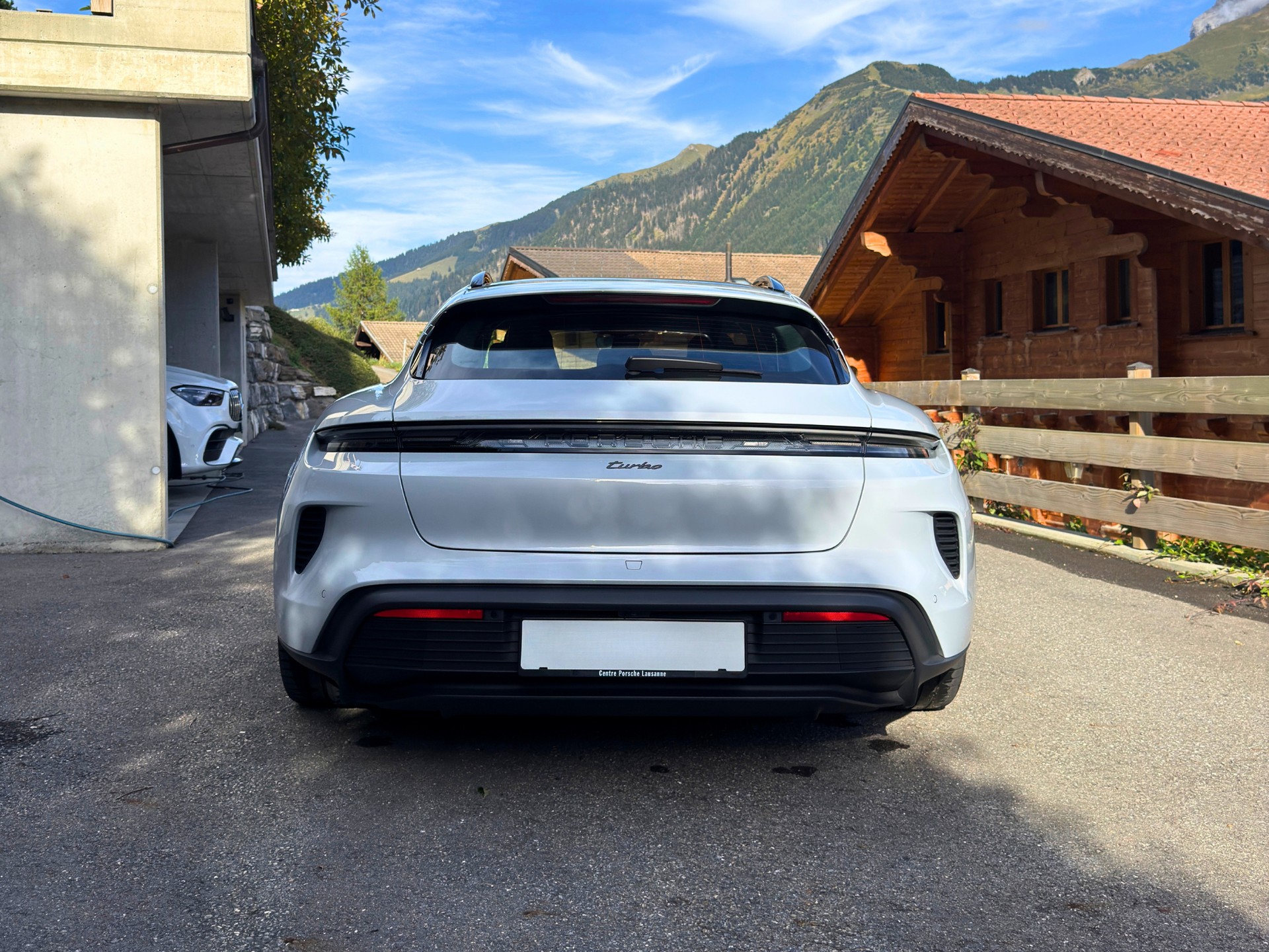PORSCHE Turbo Sport Turismo-image-3