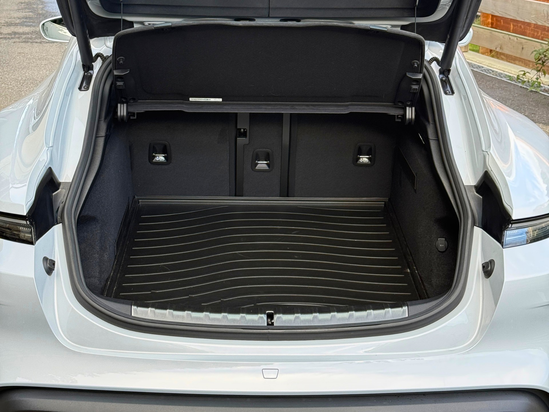 PORSCHE Turbo Sport Turismo-image-12