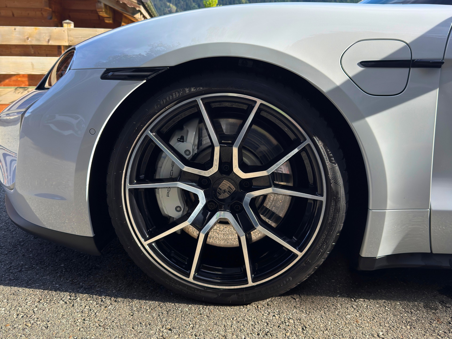 PORSCHE Turbo Sport Turismo-image-4